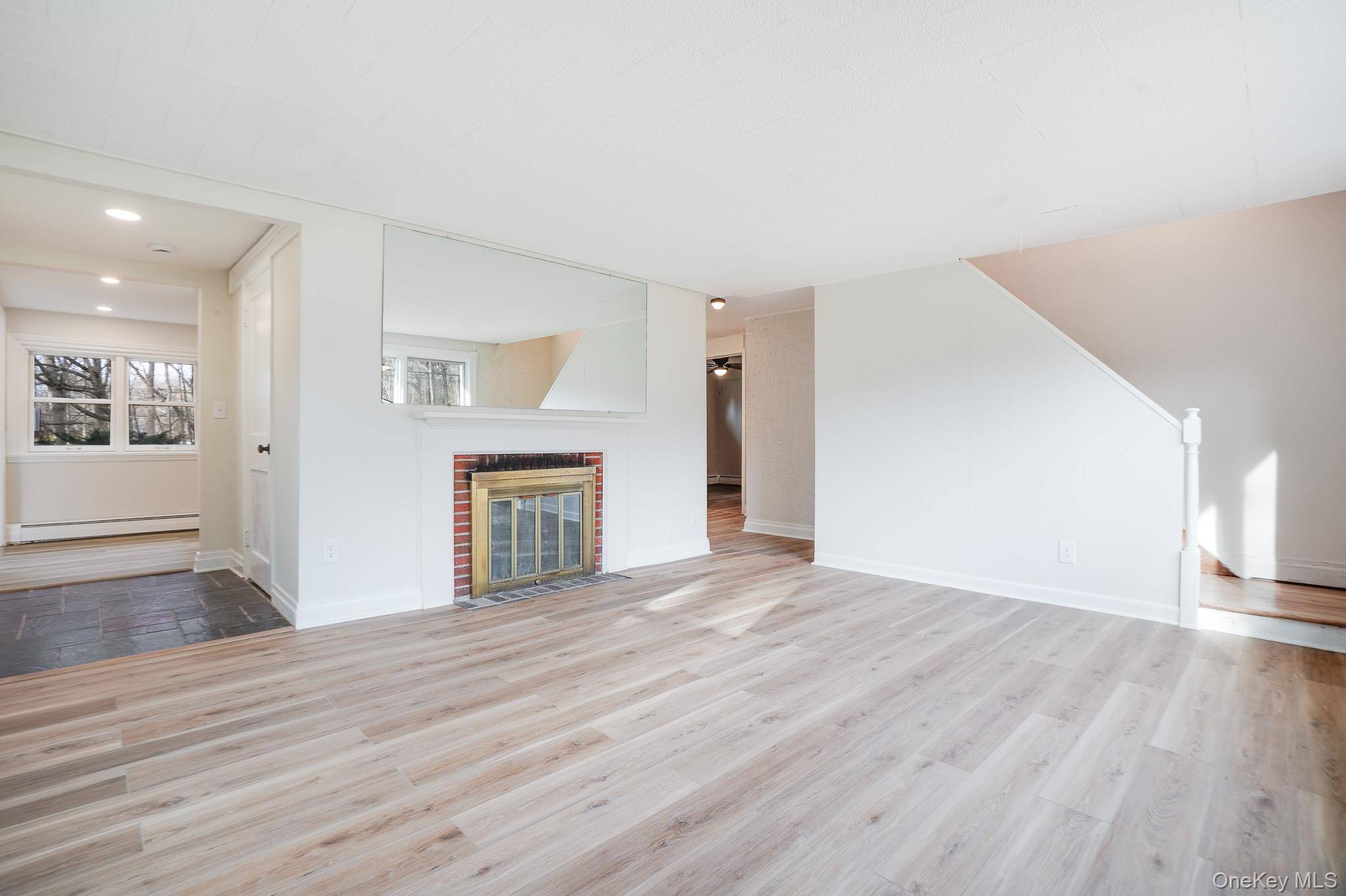 Casa com 4 Quartos à Venda em Hyde Park - Nova Iorque - EUA - 4