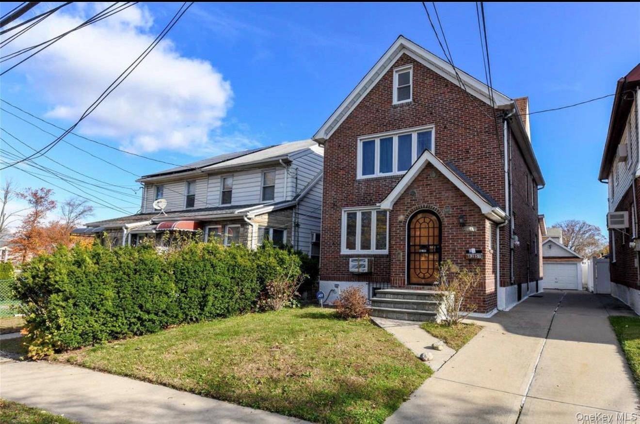 Casa com 4 Quartos à Venda em Jamaica Hills - Nova Iorque - EUA - 1