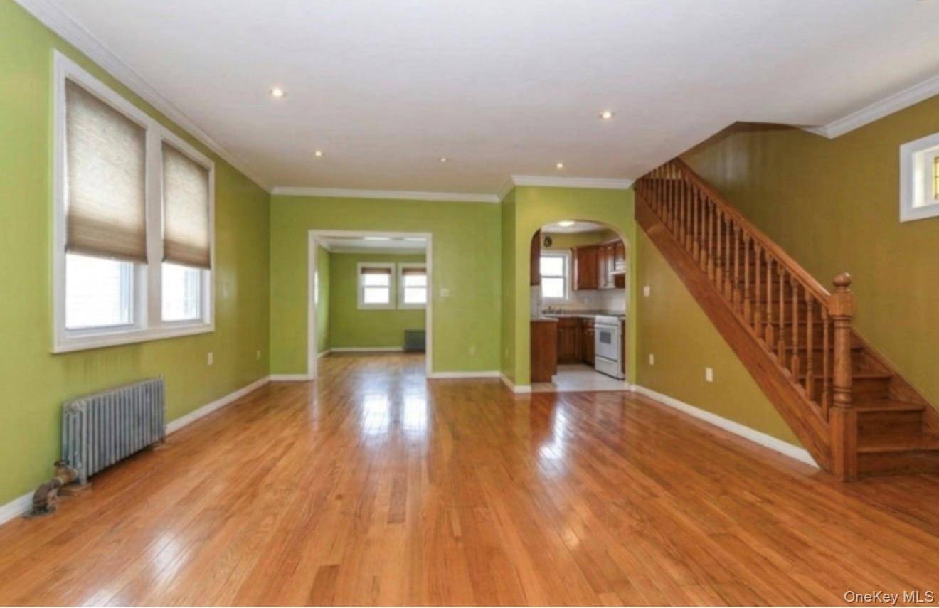 Casa com 4 Quartos à Venda em Jamaica Hills - Nova Iorque - EUA - 4