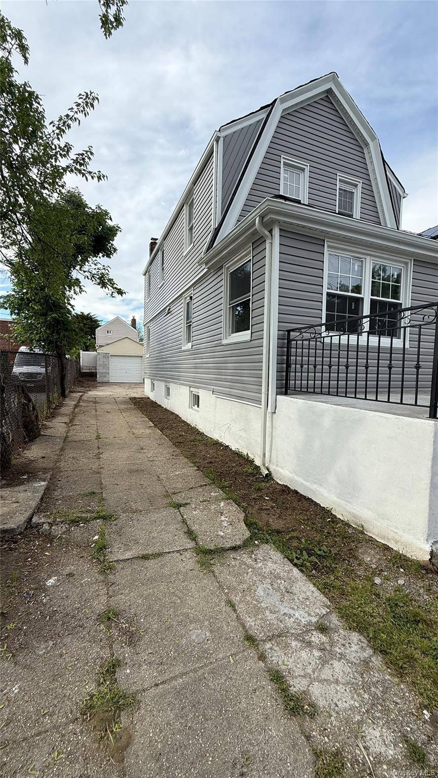 4 Bedroom Home for Sale in Jamaica - New York - USA - 3
