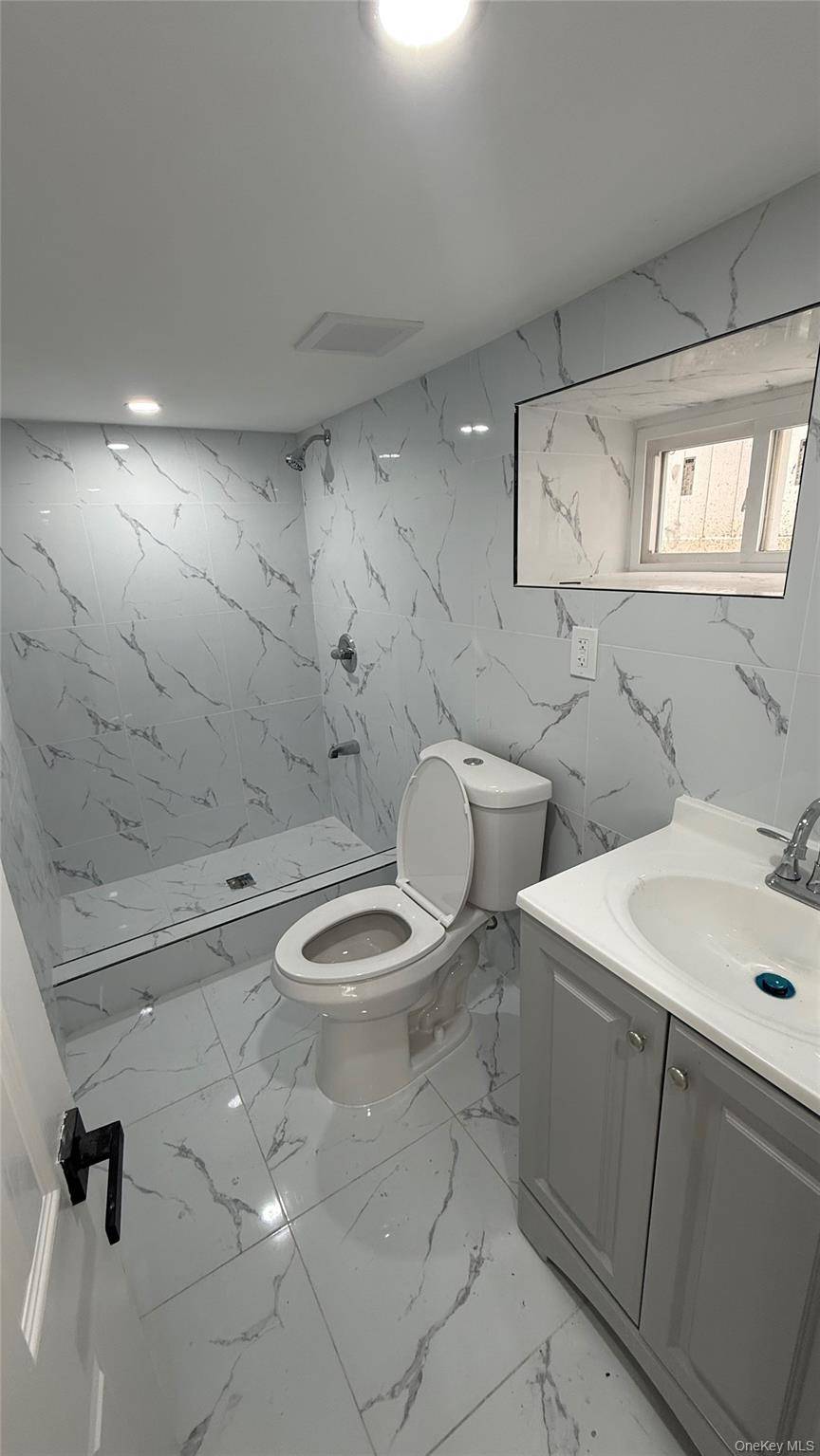 4 Bedroom Home for Sale in Jamaica - New York - USA - 8