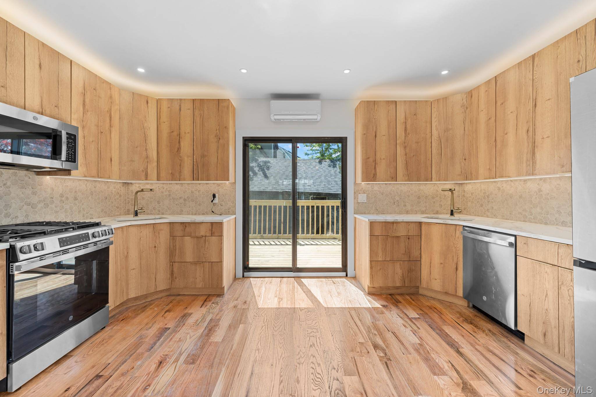 Casa de 4 Dormitorios en Venta en Jamaica - Nueva York - EE. UU. - 3