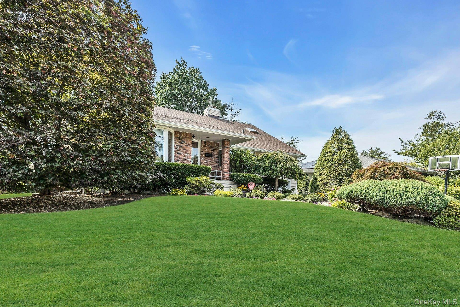 4 Bedroom Home for Sale in Jericho - New York - USA - 3