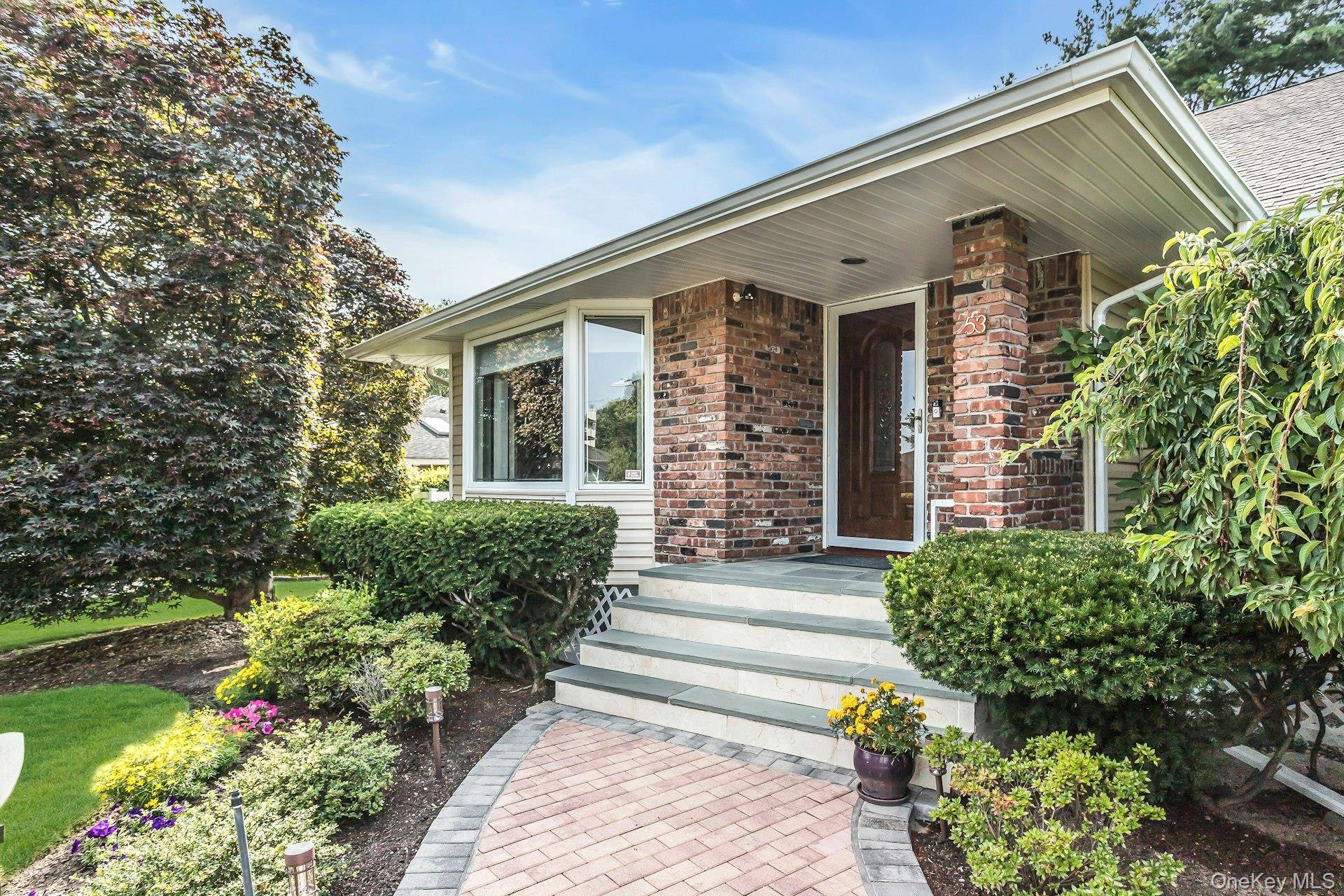 4 Bedroom Home for Sale in Jericho - New York - USA - 4