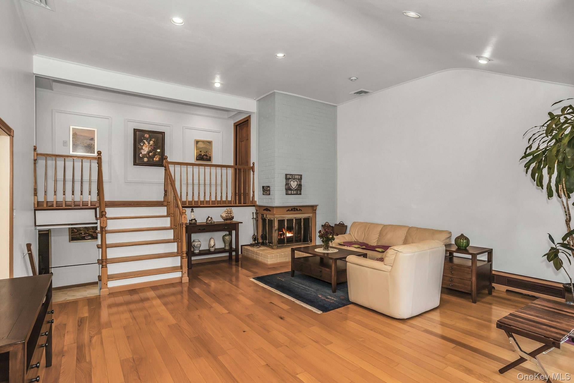 4 Bedroom Home for Sale in Jericho - New York - USA - 5