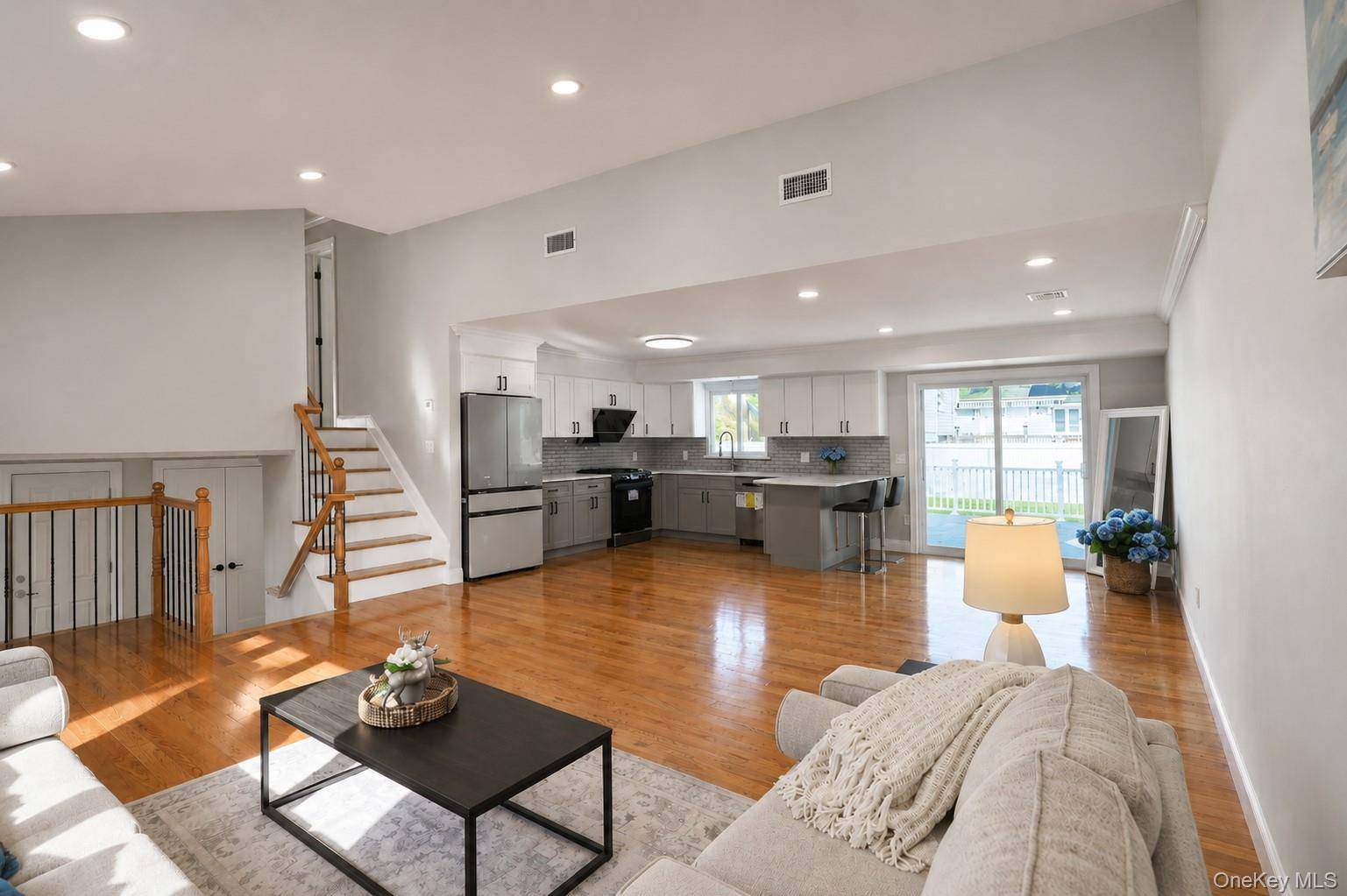 4 Bedroom Home for Sale in Jericho - New York - USA - 4