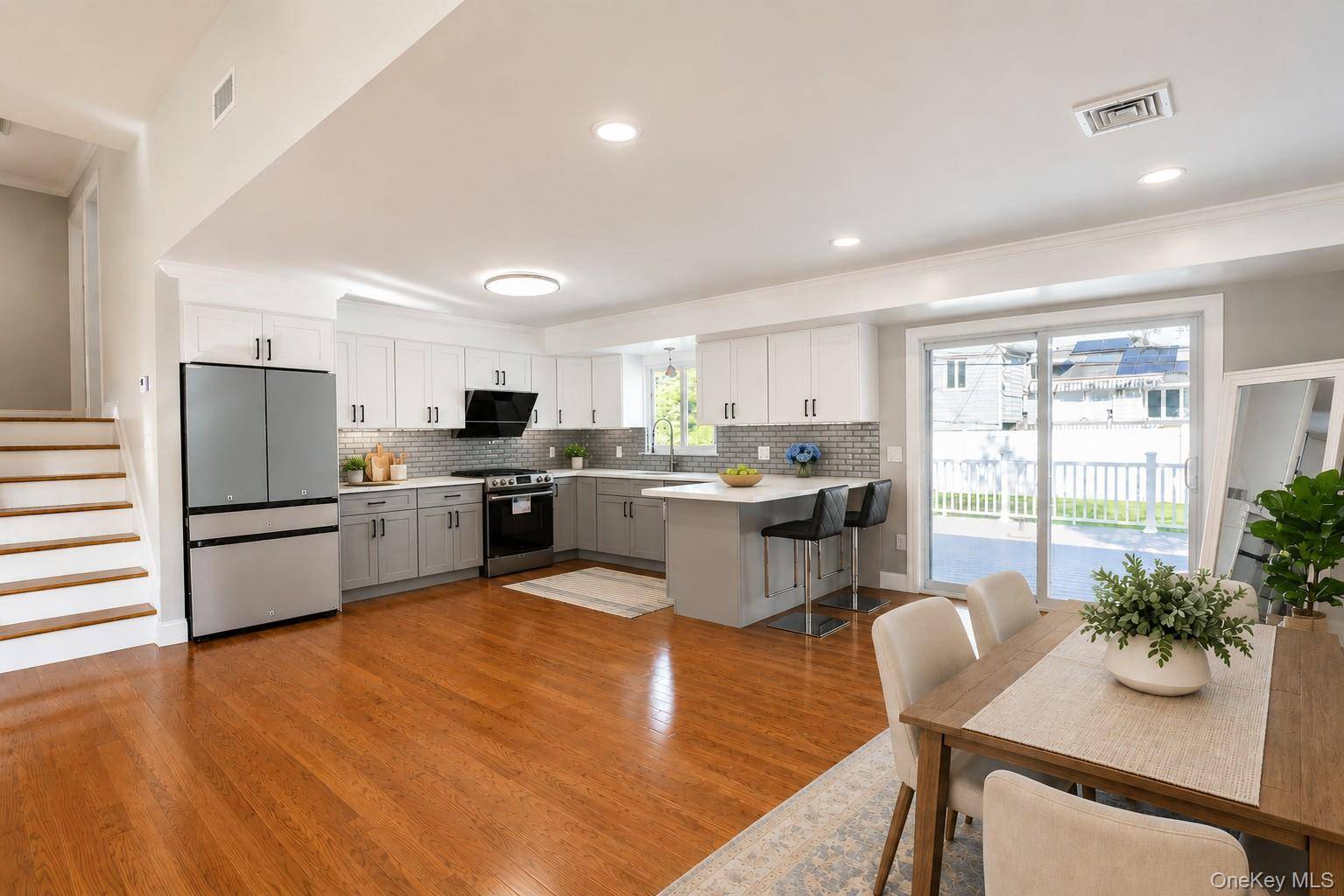 4 Bedroom Home for Sale in Jericho - New York - USA - 5