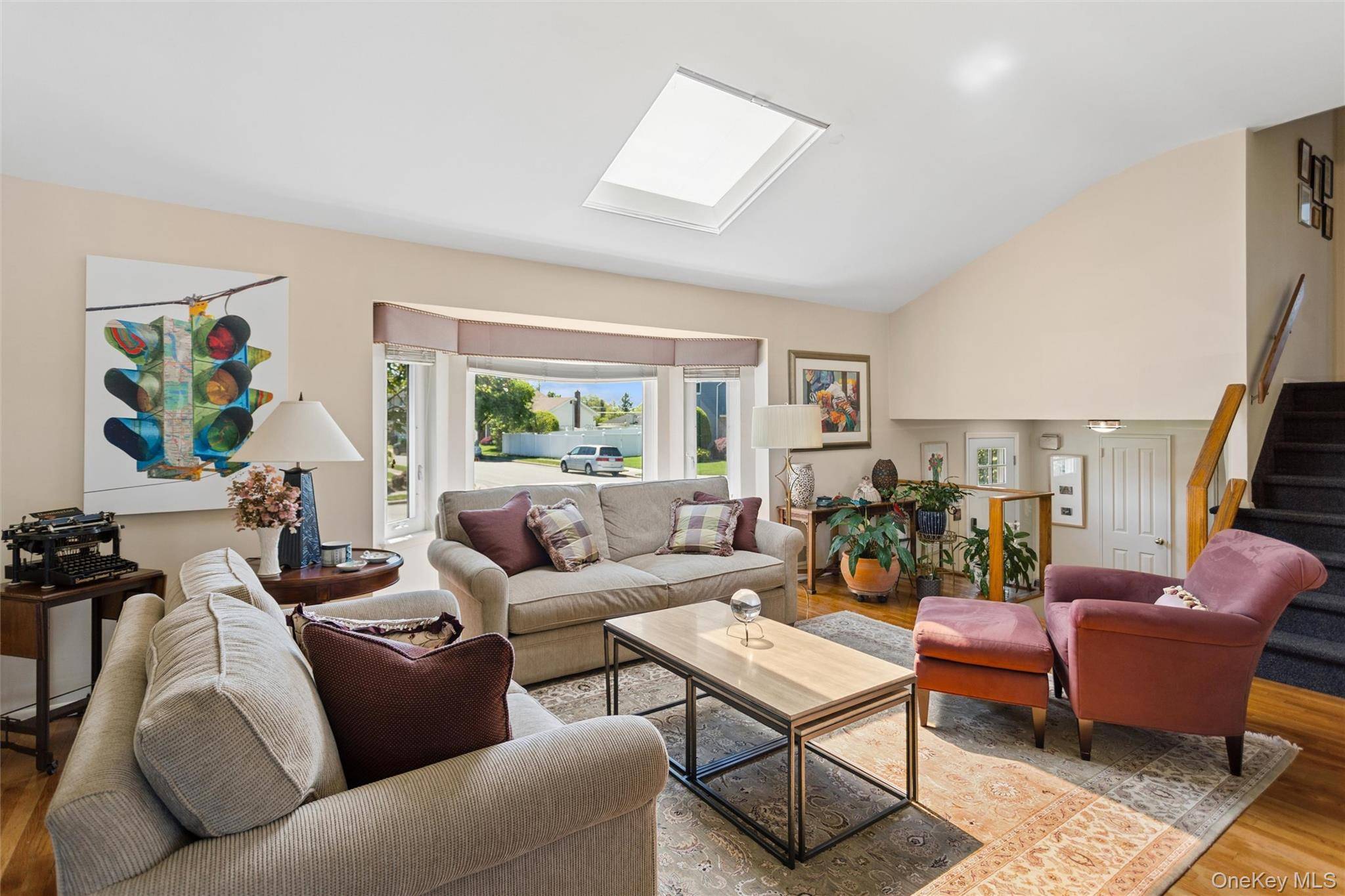 4 Bedroom Home for Sale in Jericho - New York - USA - 2