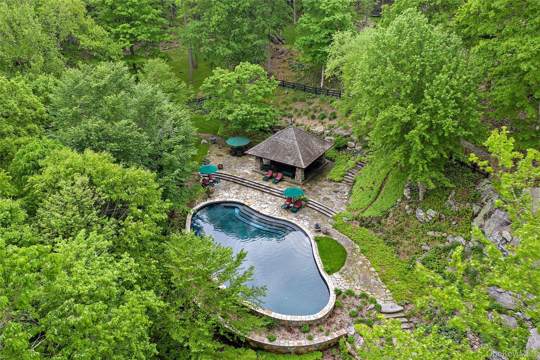 Casa de 4 Dormitorios en Venta en Katonah - Nueva York - EE. UU. - 3