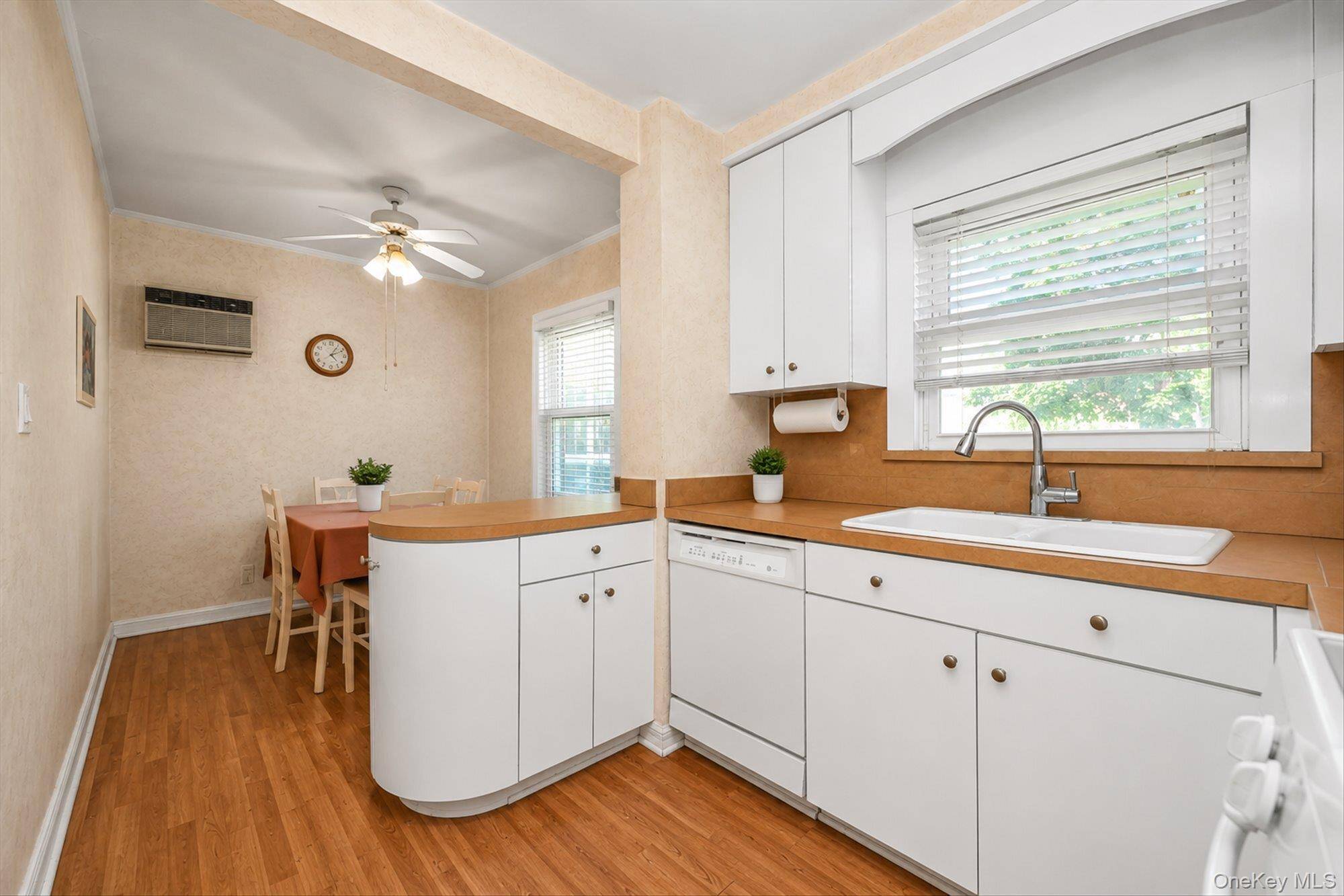 Casa com 4 Quartos à Venda em Kew Garden Hills - Nova Iorque - EUA - 4