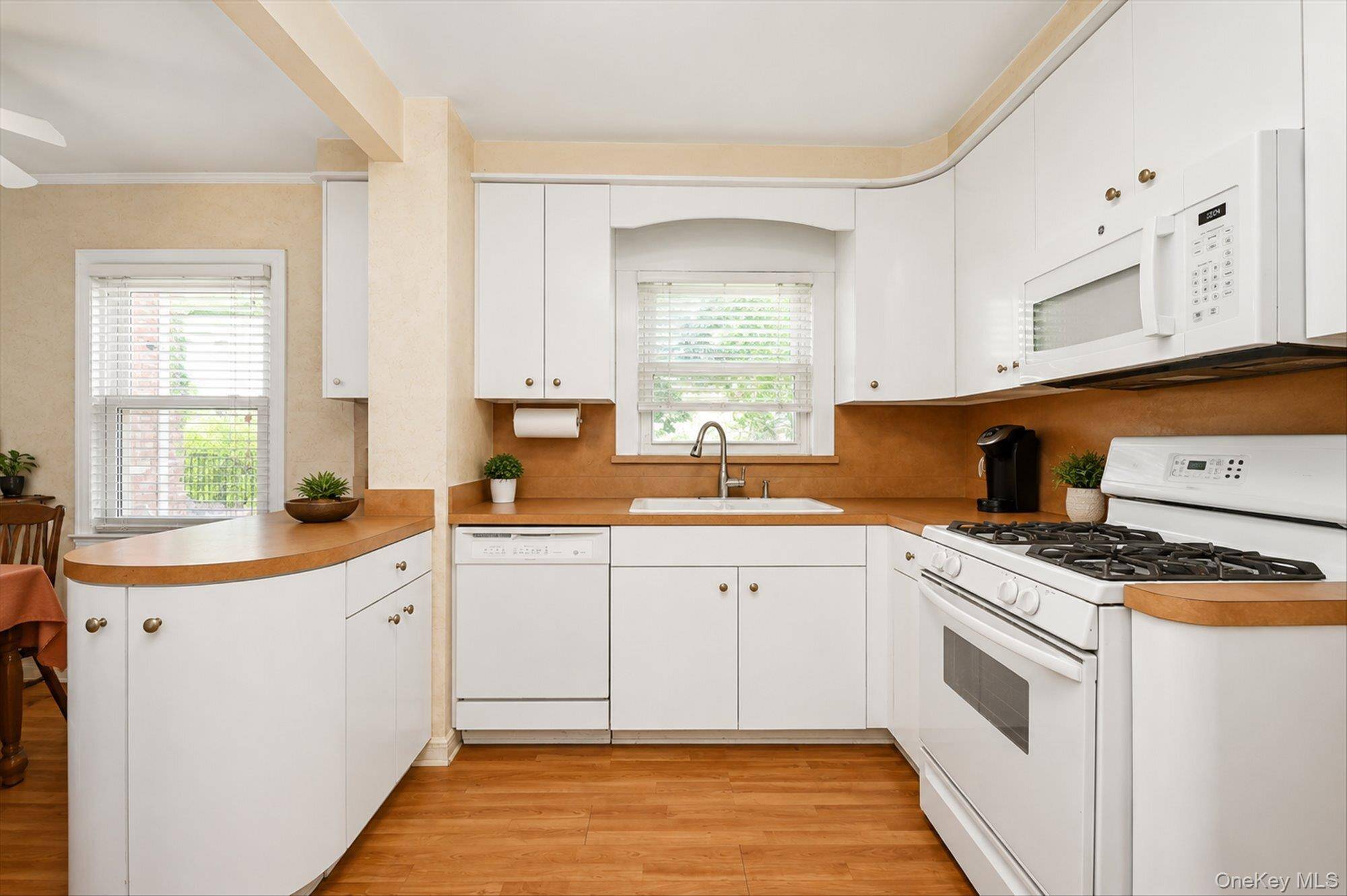 Casa com 4 Quartos à Venda em Kew Garden Hills - Nova Iorque - EUA - 5