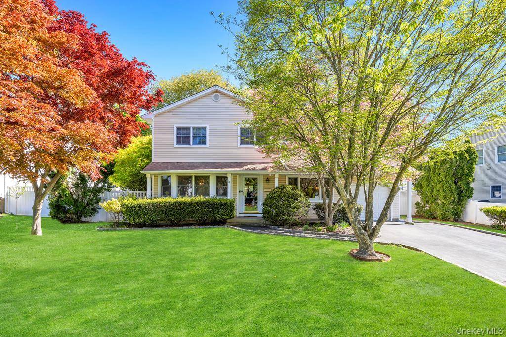 Casa de 4 Dormitorios en Venta en Kings Park - Nueva York - EE. UU. - 1