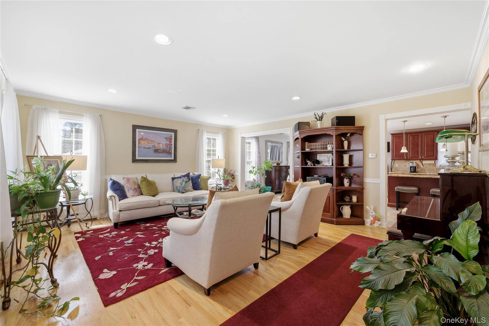 Casa de 4 Dormitorios en Venta en Lake Grove - Nueva York - EE. UU. - 3