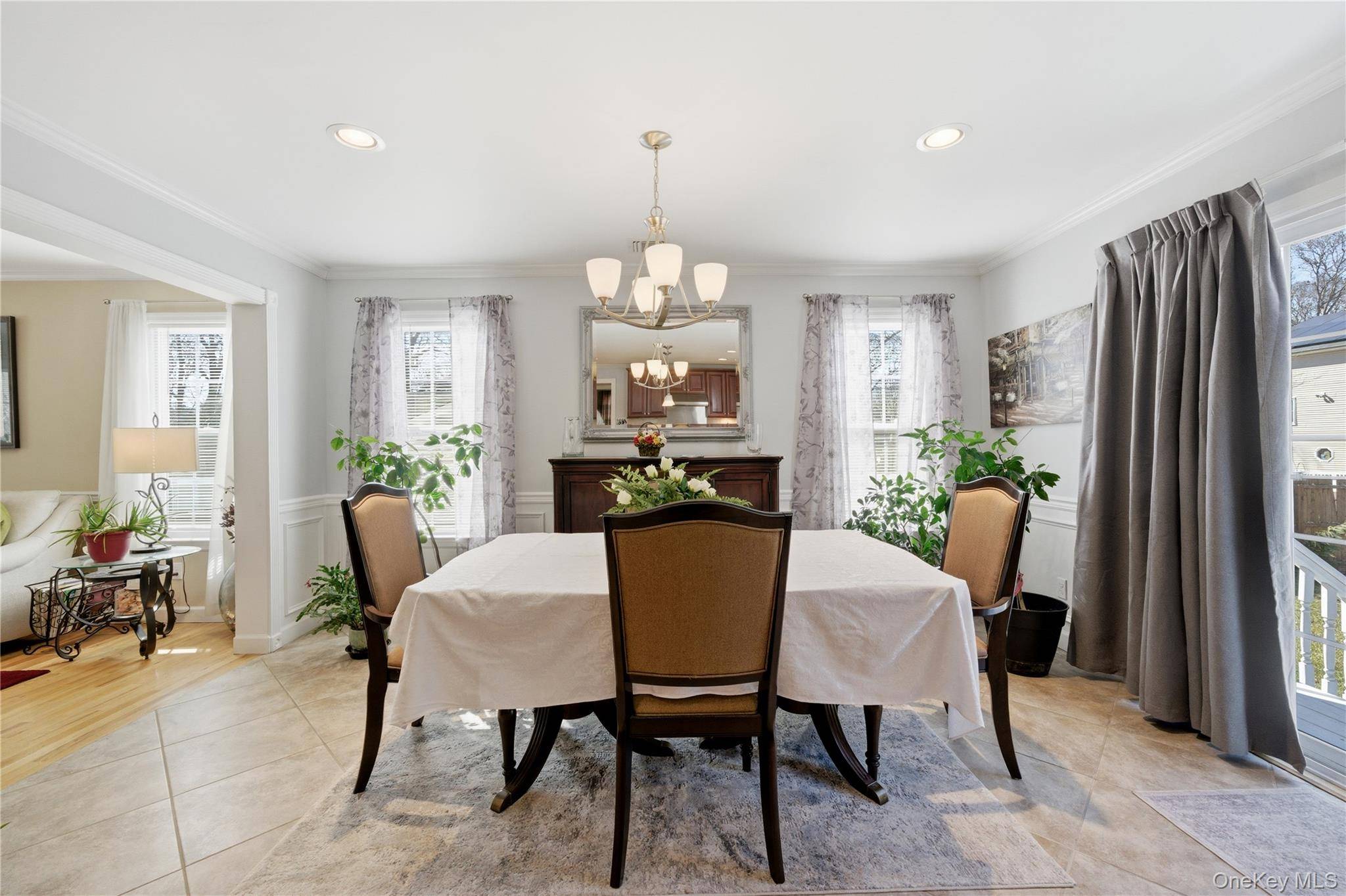 Casa de 4 Dormitorios en Venta en Lake Grove - Nueva York - EE. UU. - 6