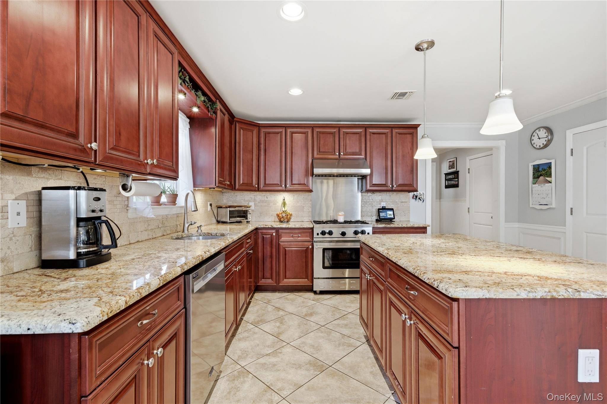 Casa de 4 Dormitorios en Venta en Lake Grove - Nueva York - EE. UU. - 7
