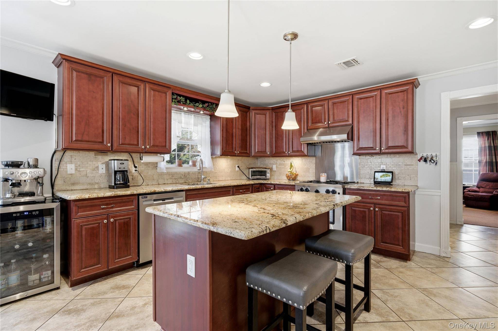 Casa de 4 Dormitorios en Venta en Lake Grove - Nueva York - EE. UU. - 8