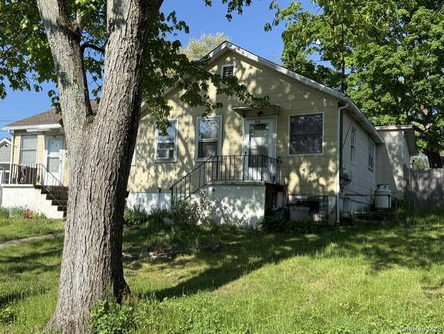 Casa com 4 Quartos à Venda em Lake Peekskill - Nova Iorque - EUA - 1