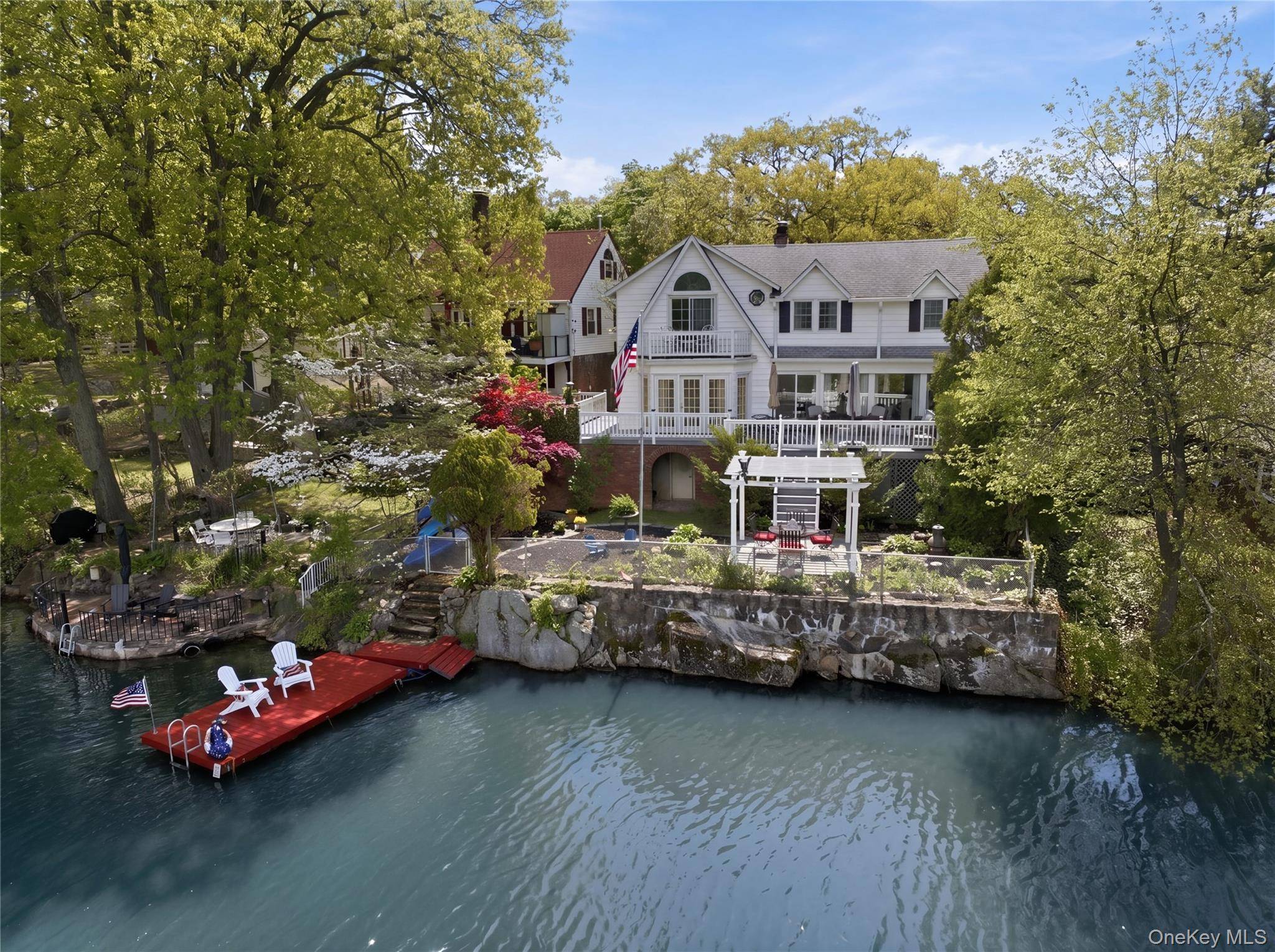 Casa com 4 Quartos à Venda em Lake Peekskill - Nova Iorque - EUA - 2