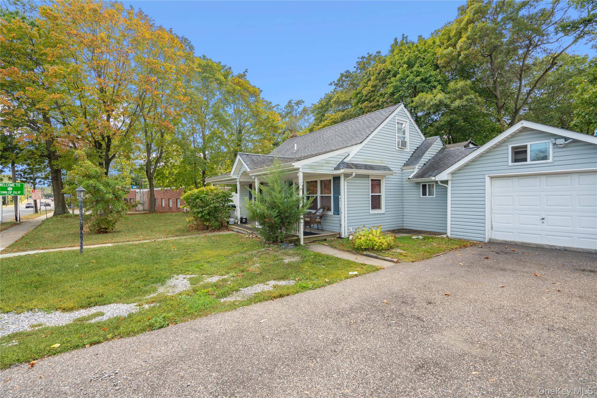 Maison de 4 Chambres à Vendre à Lake Ronkonkoma, New York, États-Unis - 2