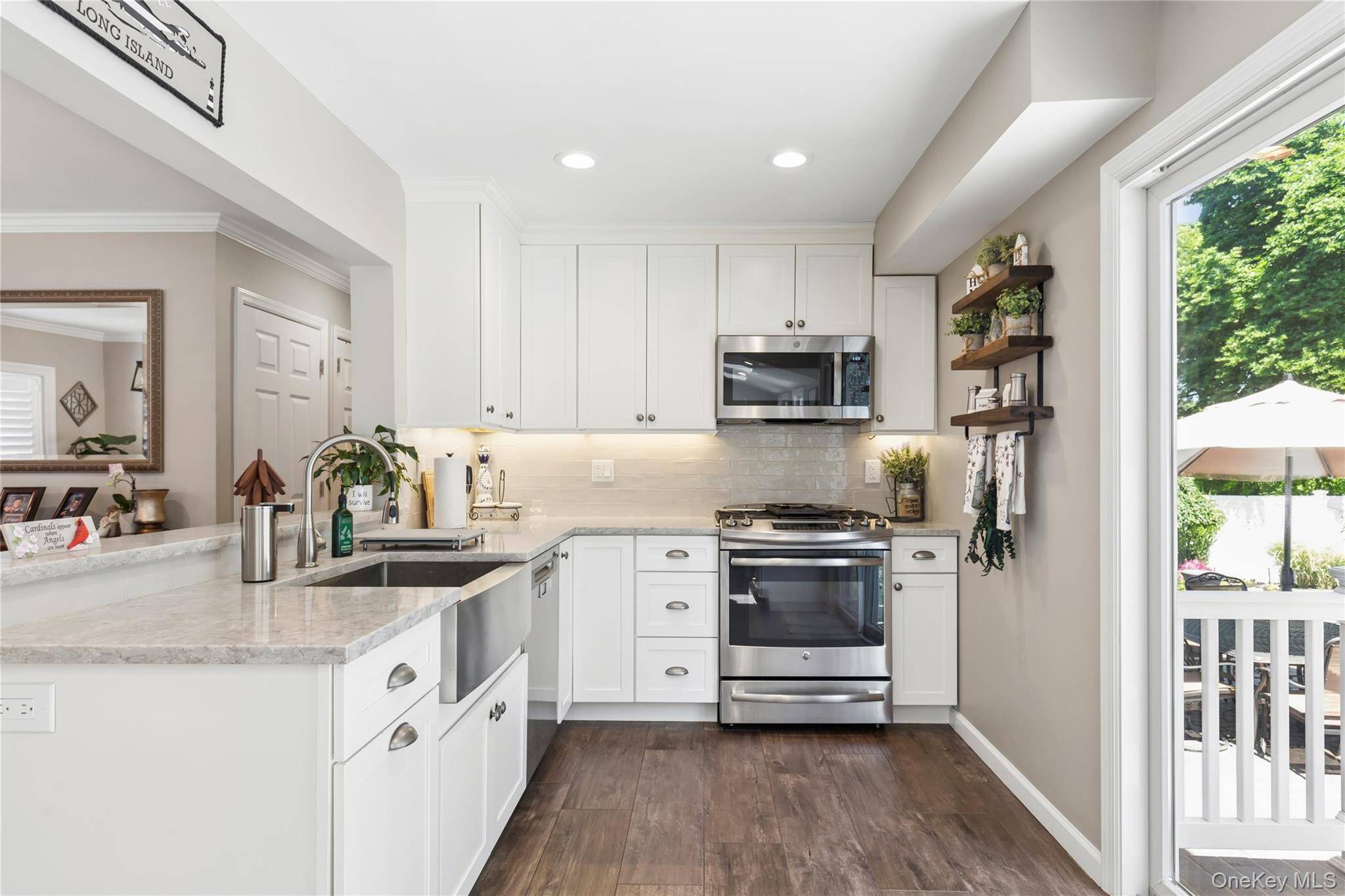 Maison de 4 Chambres à Vendre à Lake Ronkonkoma, New York, États-Unis - 5