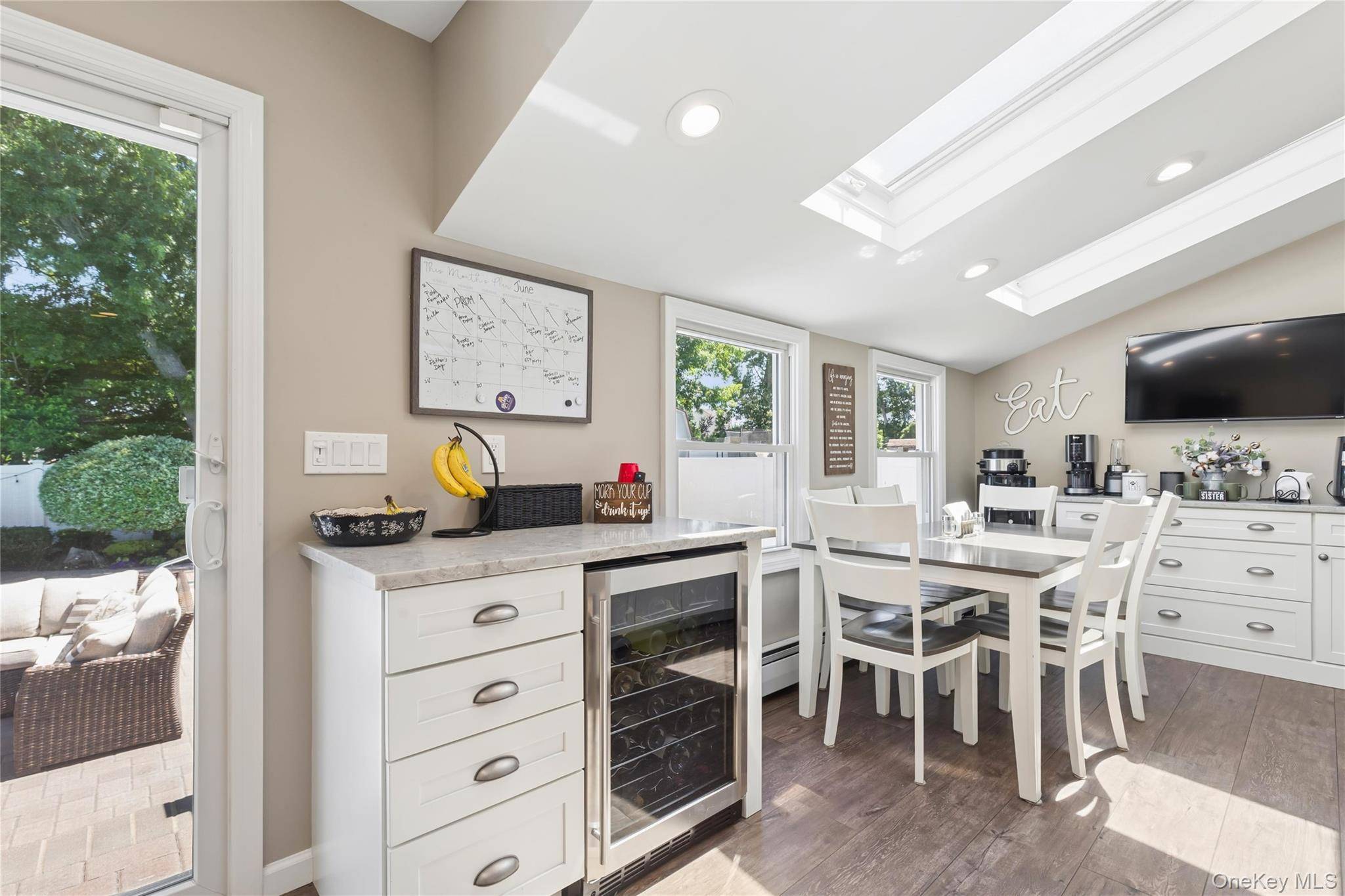 Maison de 4 Chambres à Vendre à Lake Ronkonkoma, New York, États-Unis - 6