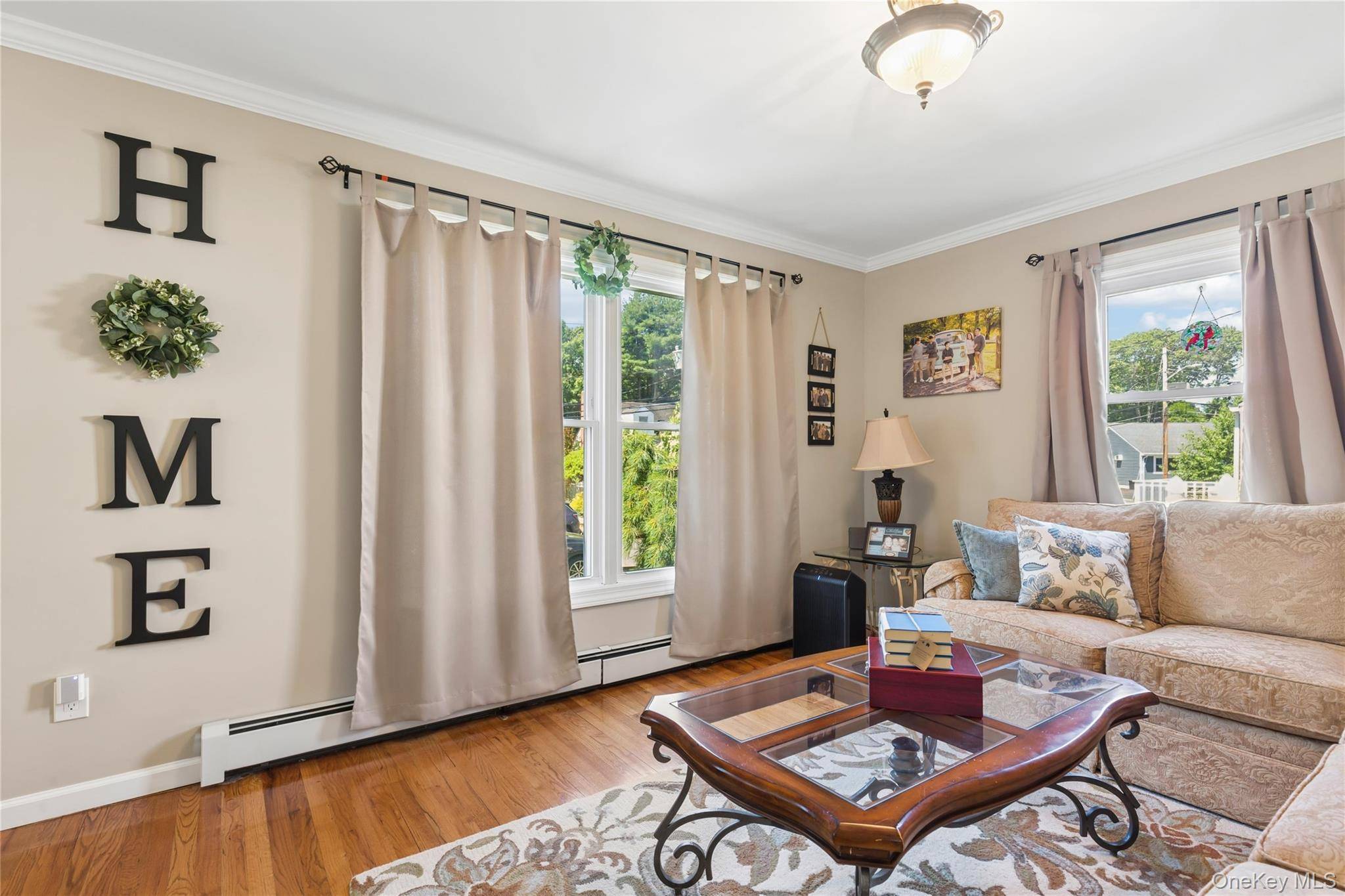 Maison de 4 Chambres à Vendre à Lake Ronkonkoma, New York, États-Unis - 8