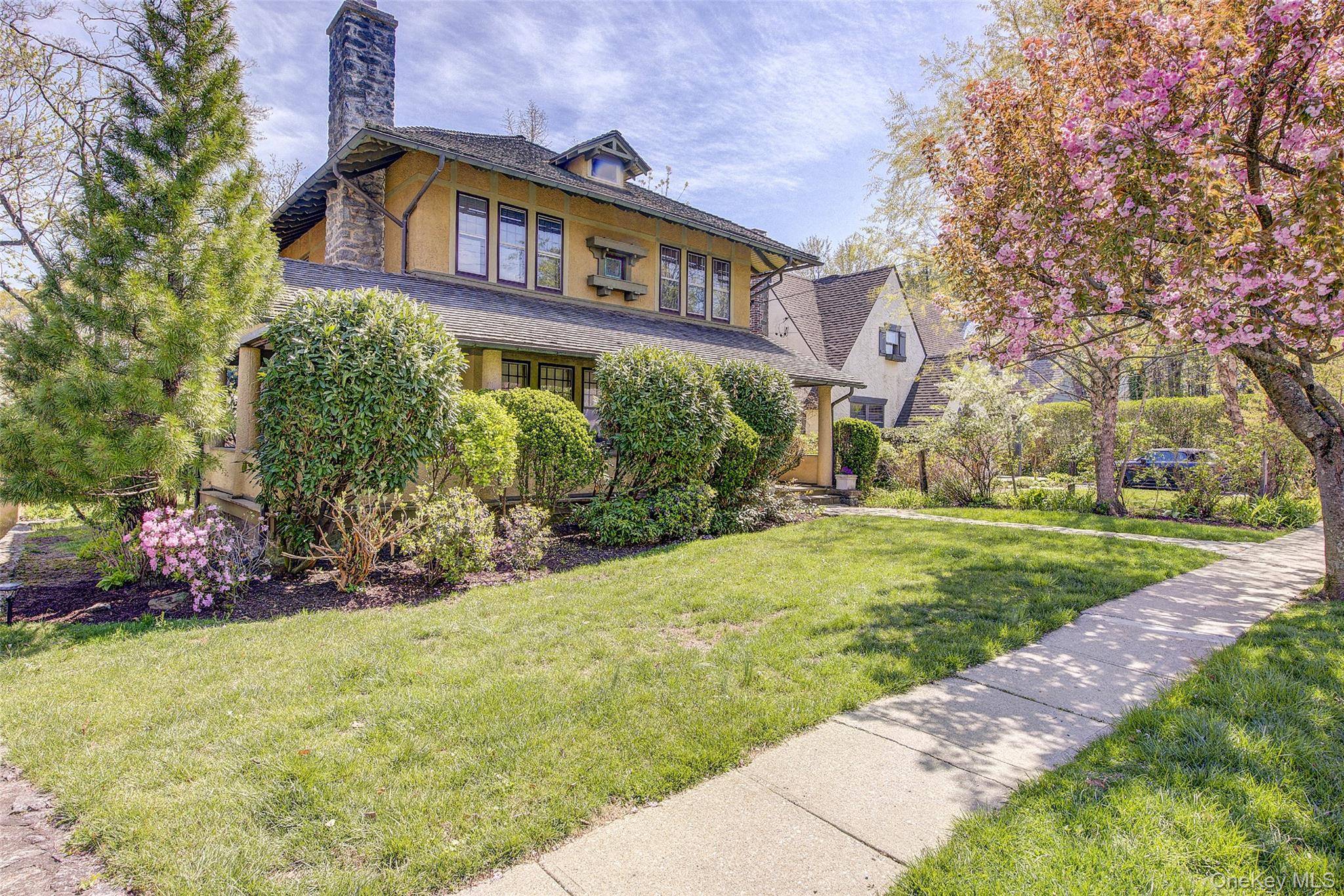 Casa de 4 Dormitorios en Venta en Larchmont - Nueva York - EE. UU. - 1