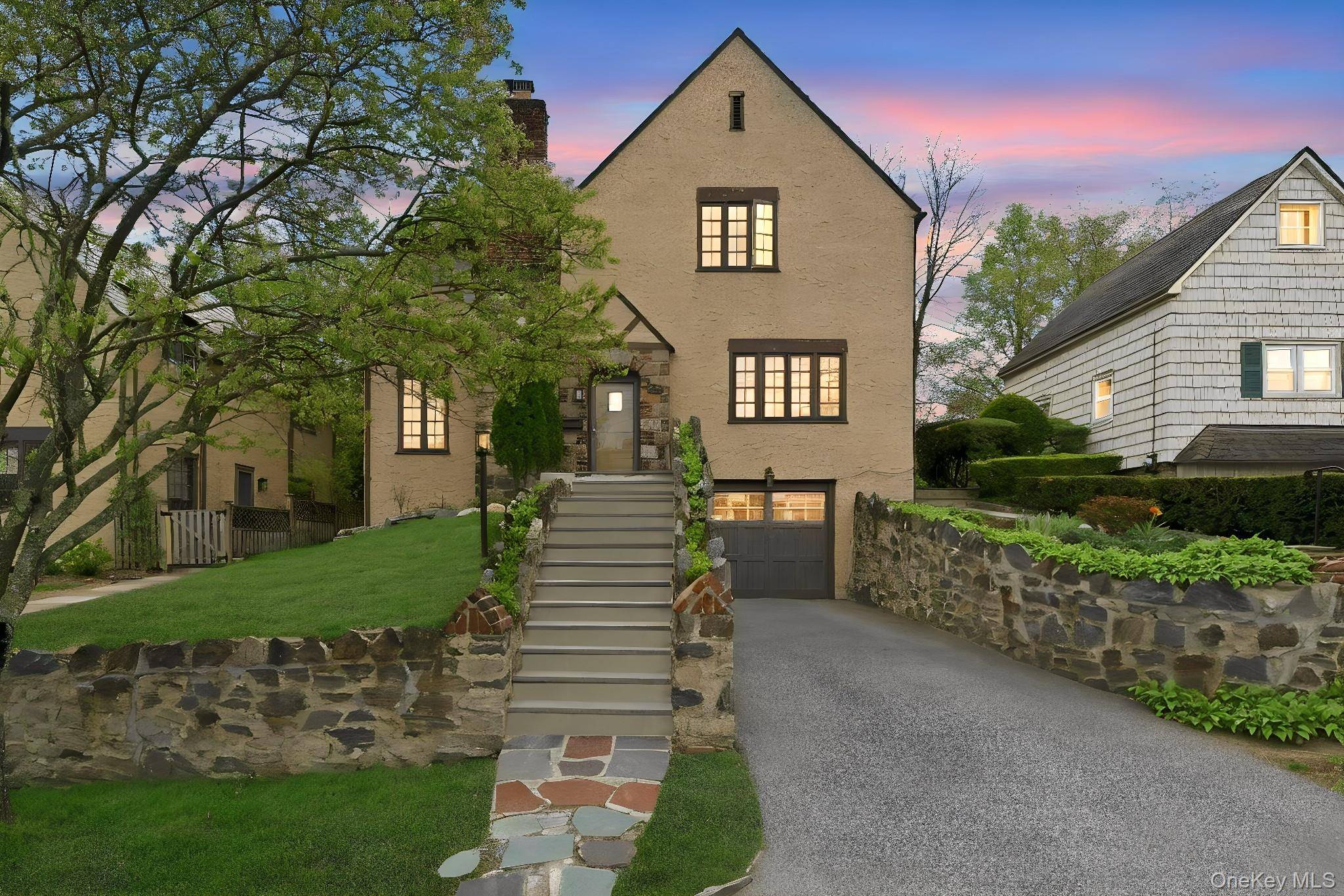 Casa com 4 Quartos à Venda em Larchmont - Nova Iorque - EUA - 1