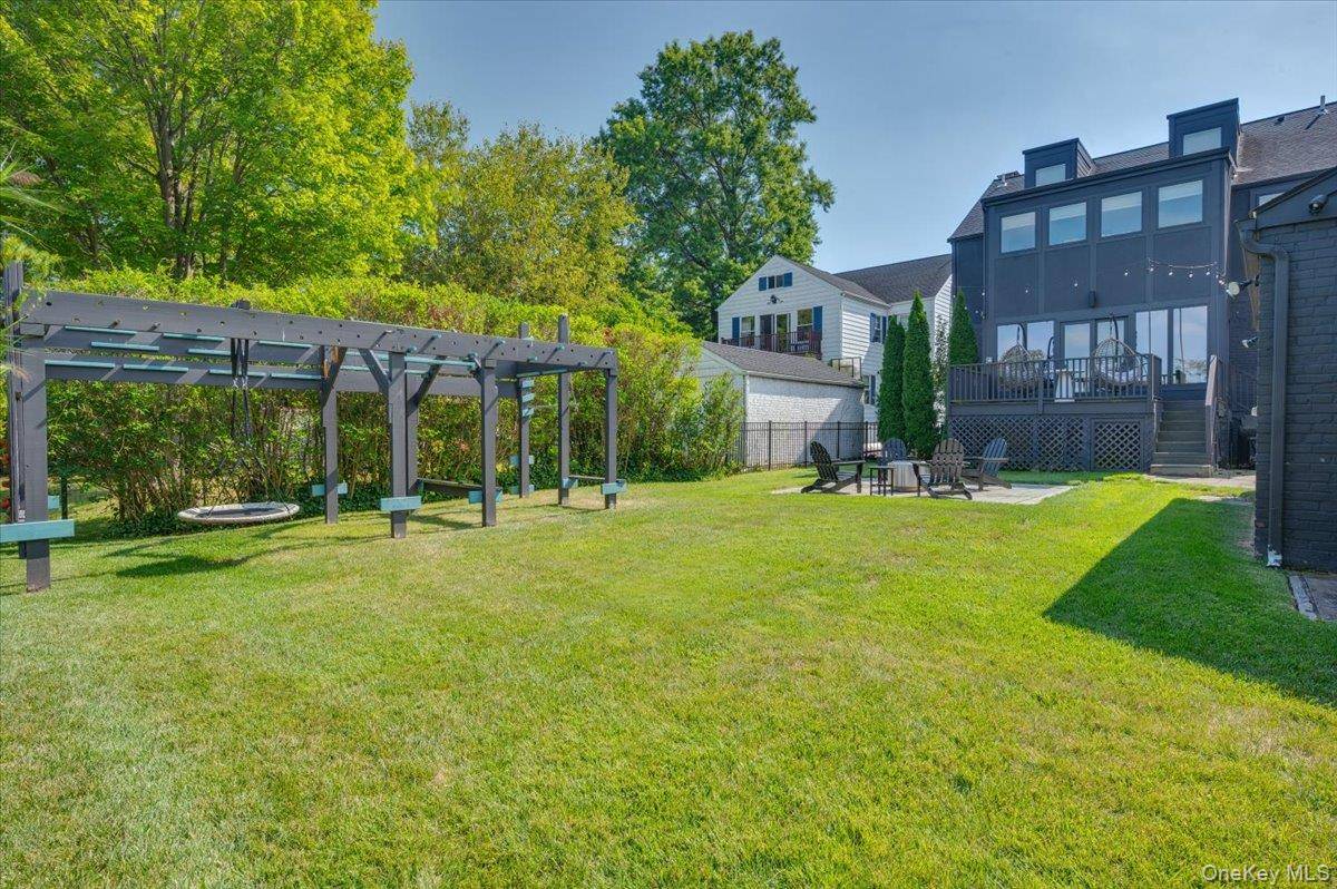 Casa com 4 Quartos à Venda em Larchmont - Nova Iorque - EUA - 2