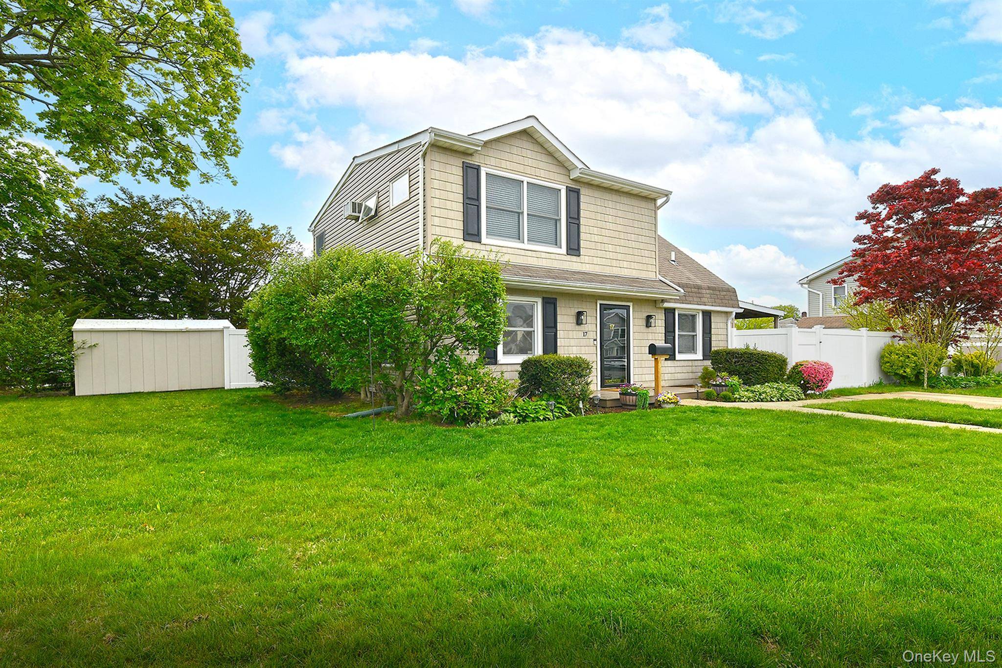 Casa com 4 Quartos à Venda em Levittown - Nova Iorque - EUA - 2