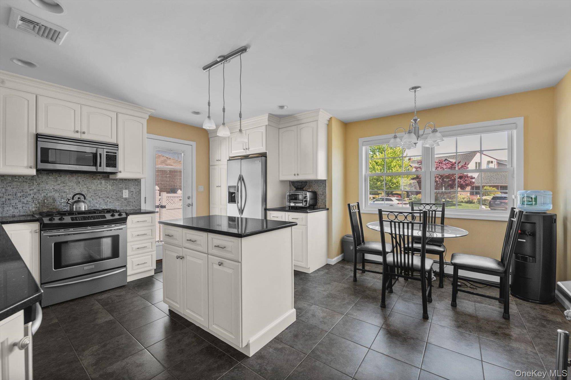 Casa com 4 Quartos à Venda em Levittown - Nova Iorque - EUA - 3