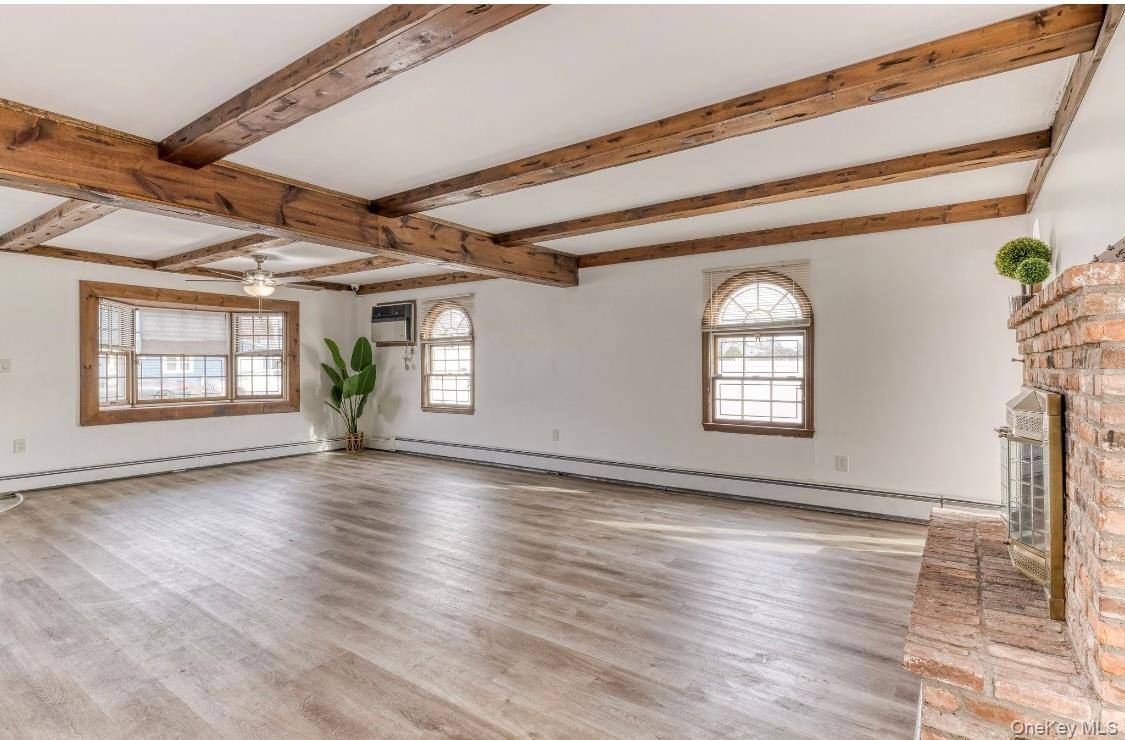 Casa com 4 Quartos à Venda em Levittown - Nova Iorque - EUA - 4