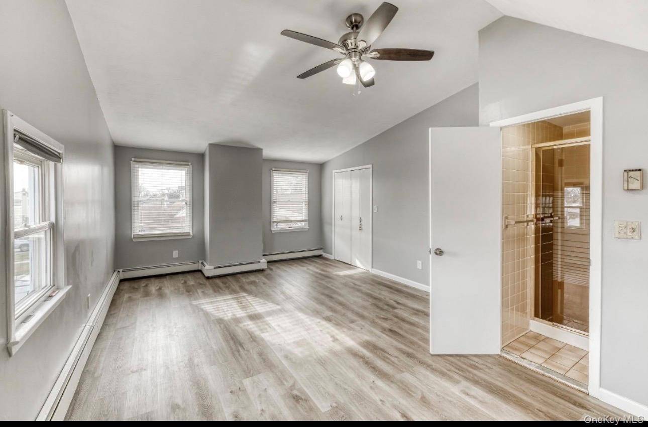 Casa com 4 Quartos à Venda em Levittown - Nova Iorque - EUA - 8