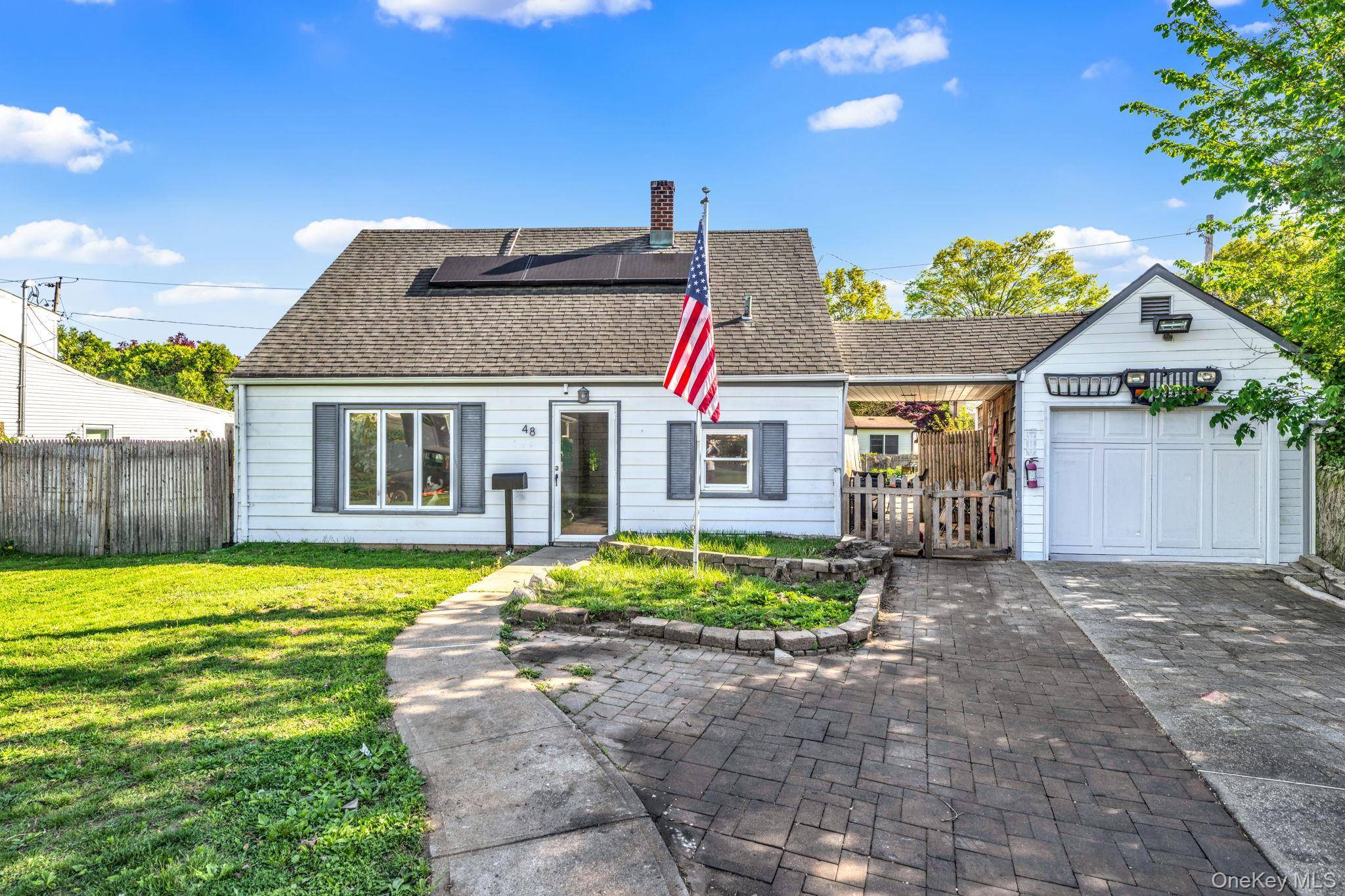 Casa com 4 Quartos à Venda em Levittown - Nova Iorque - EUA - 1