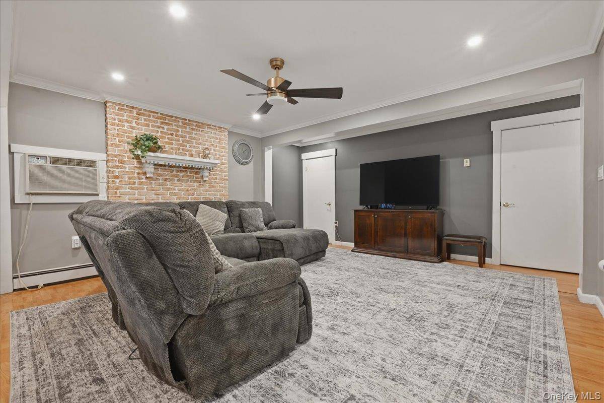 Casa com 4 Quartos à Venda em Levittown - Nova Iorque - EUA - 6