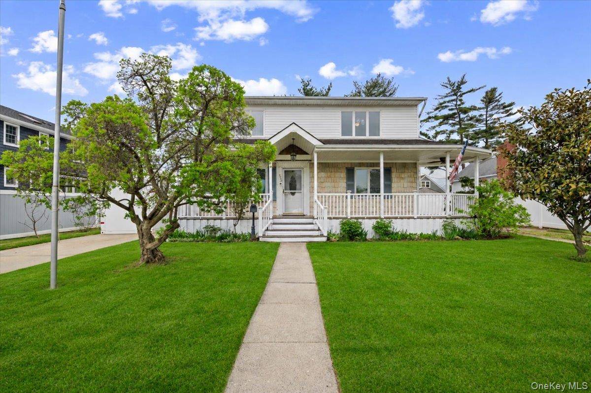Casa com 4 Quartos à Venda em Levittown - Nova Iorque - EUA - 1