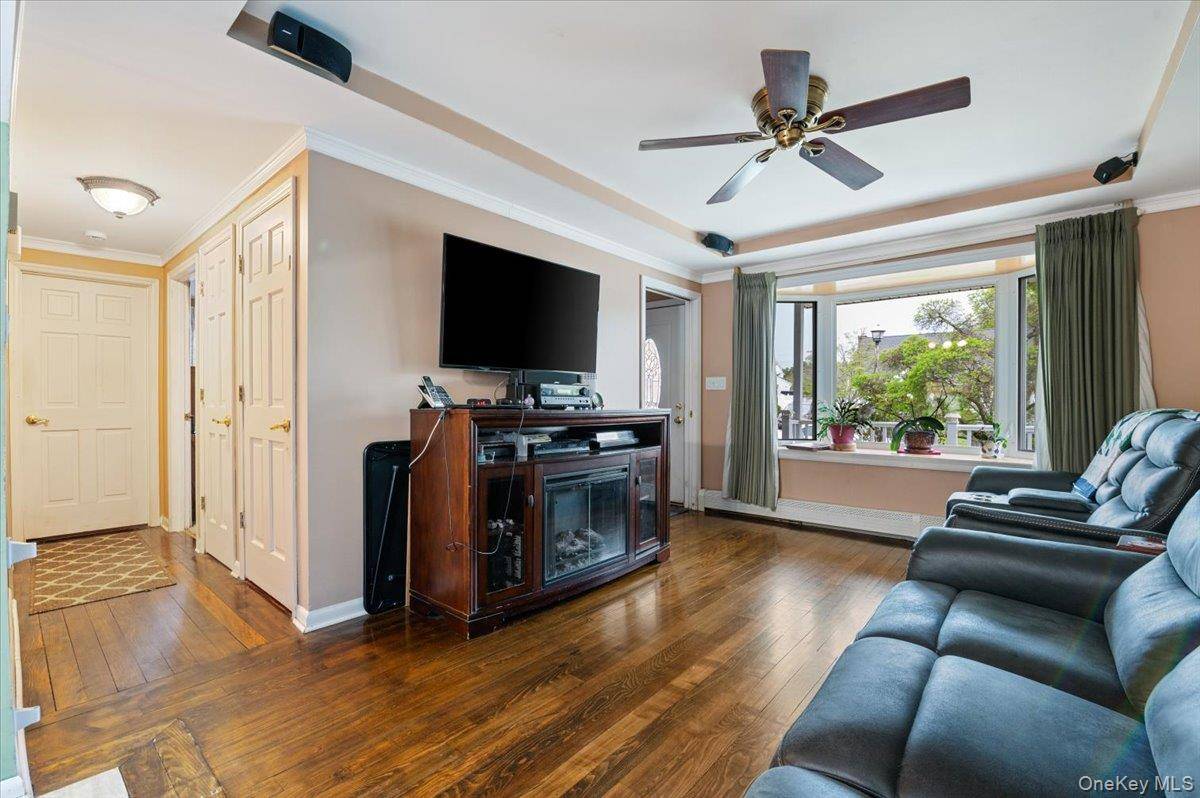 Casa com 4 Quartos à Venda em Levittown - Nova Iorque - EUA - 3