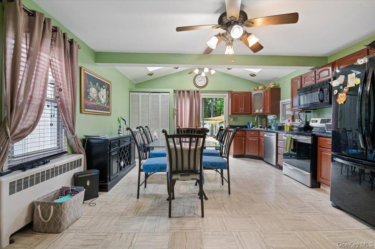 Casa com 4 Quartos à Venda em Levittown - Nova Iorque - EUA - 8