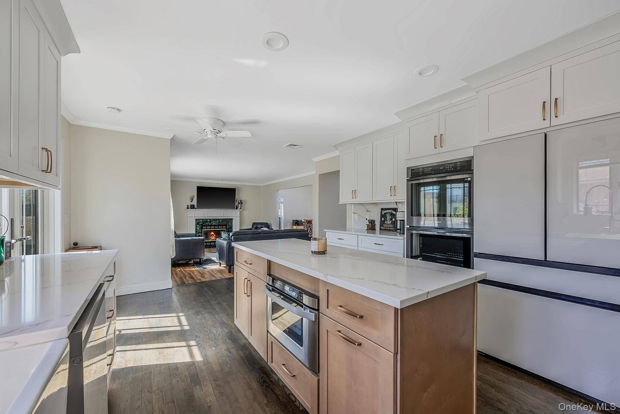 Casa com 4 Quartos à Venda em Lindenhurst - Nova Iorque - EUA - 8