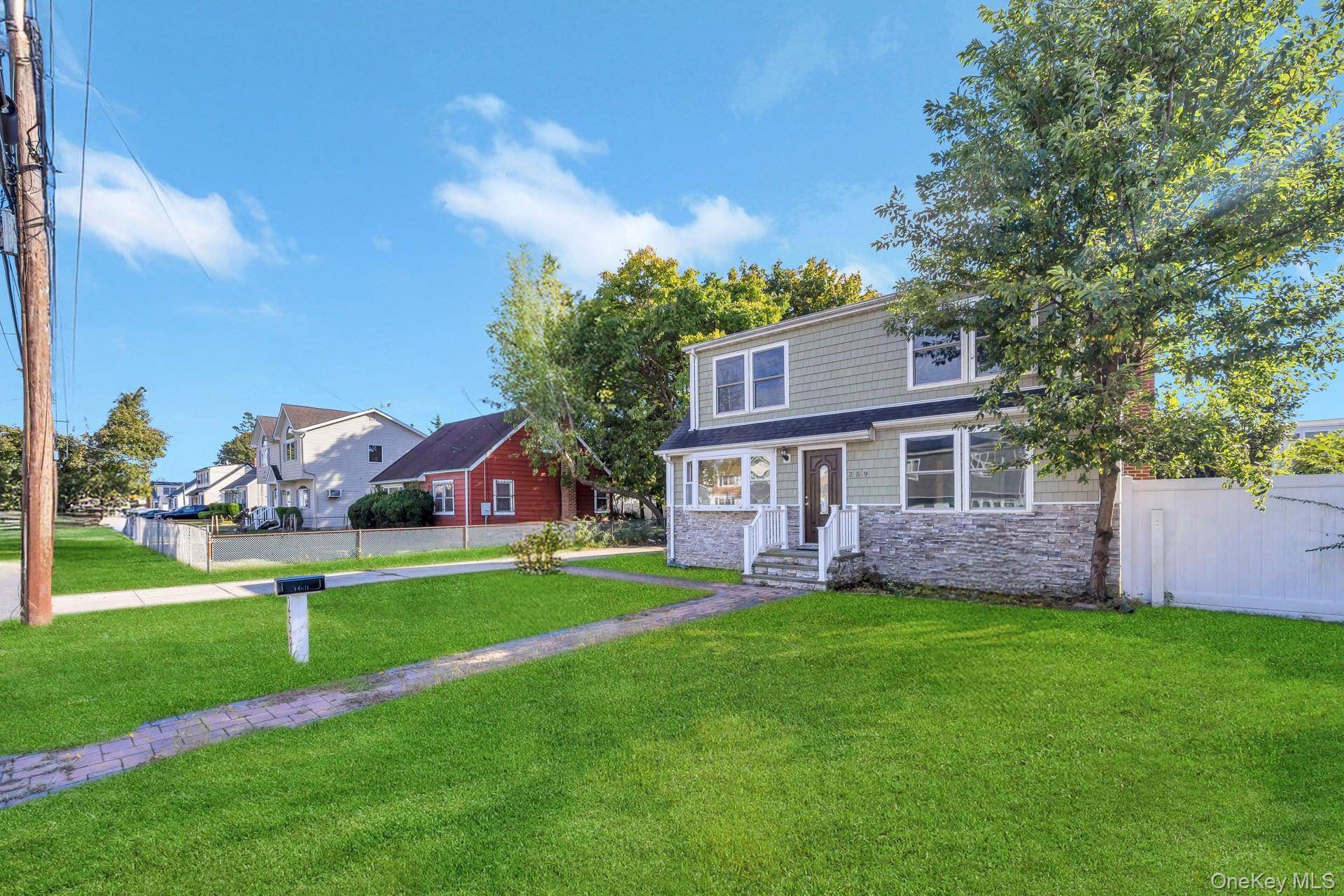 Casa com 4 Quartos à Venda em Lindenhurst - Nova Iorque - EUA - 3