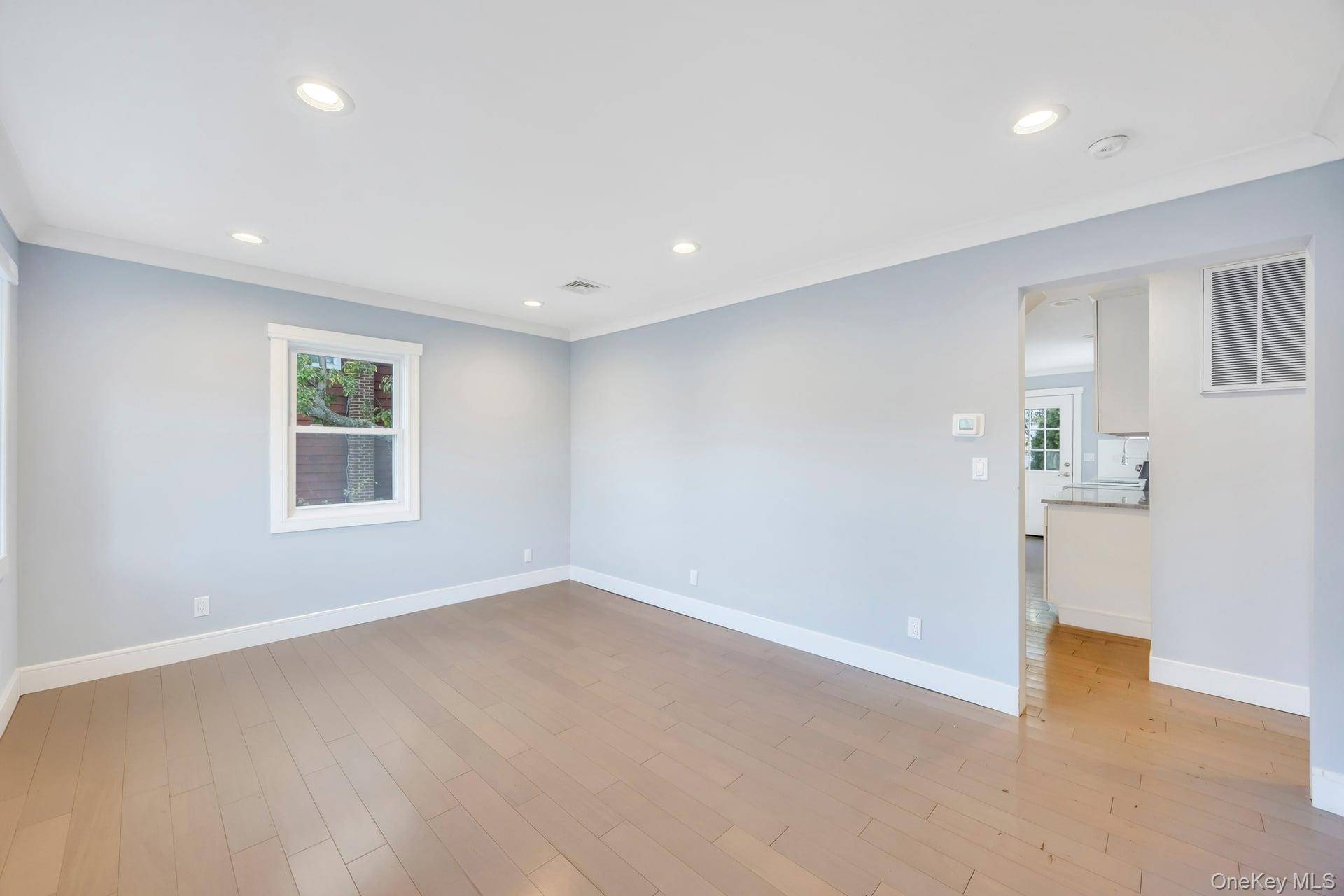 Casa com 4 Quartos à Venda em Lindenhurst - Nova Iorque - EUA - 8