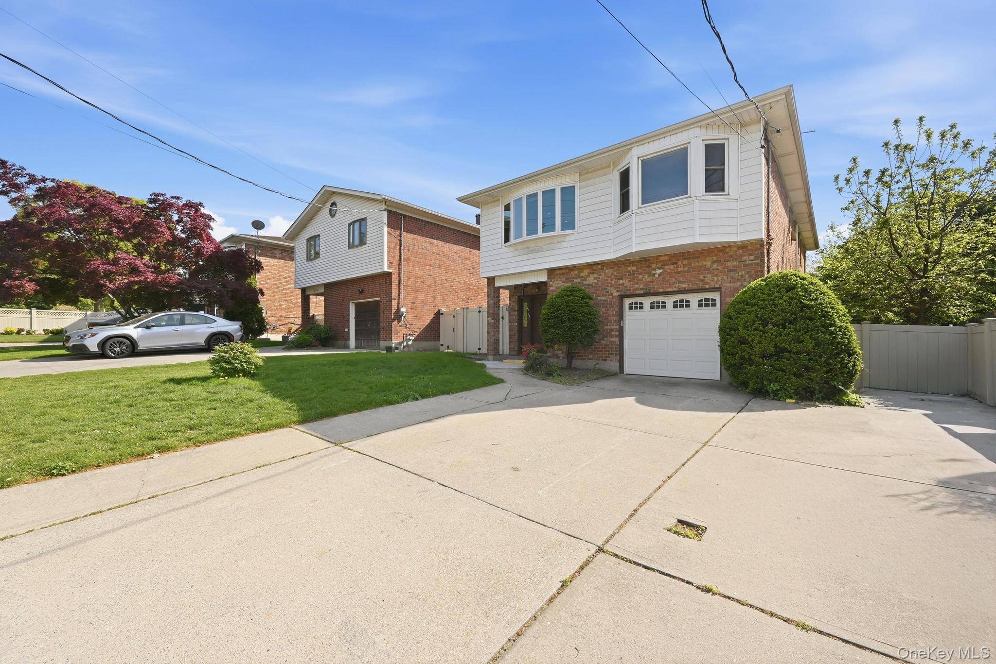 Casa de 4 Dormitorios en Venta en Little Neck - Nueva York - EE. UU. - 3