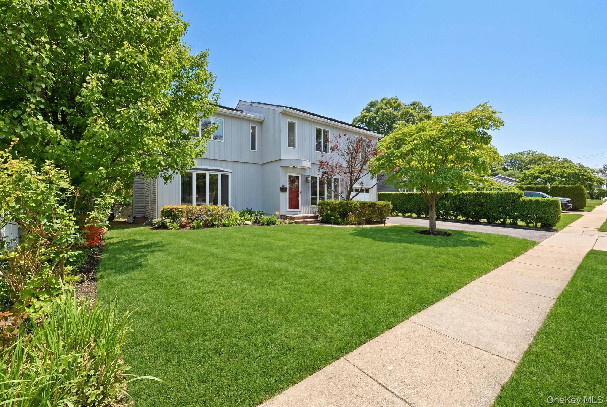 Casa de 4 Dormitorios en Venta en Locust Valley - Nueva York - EE. UU. - 1
