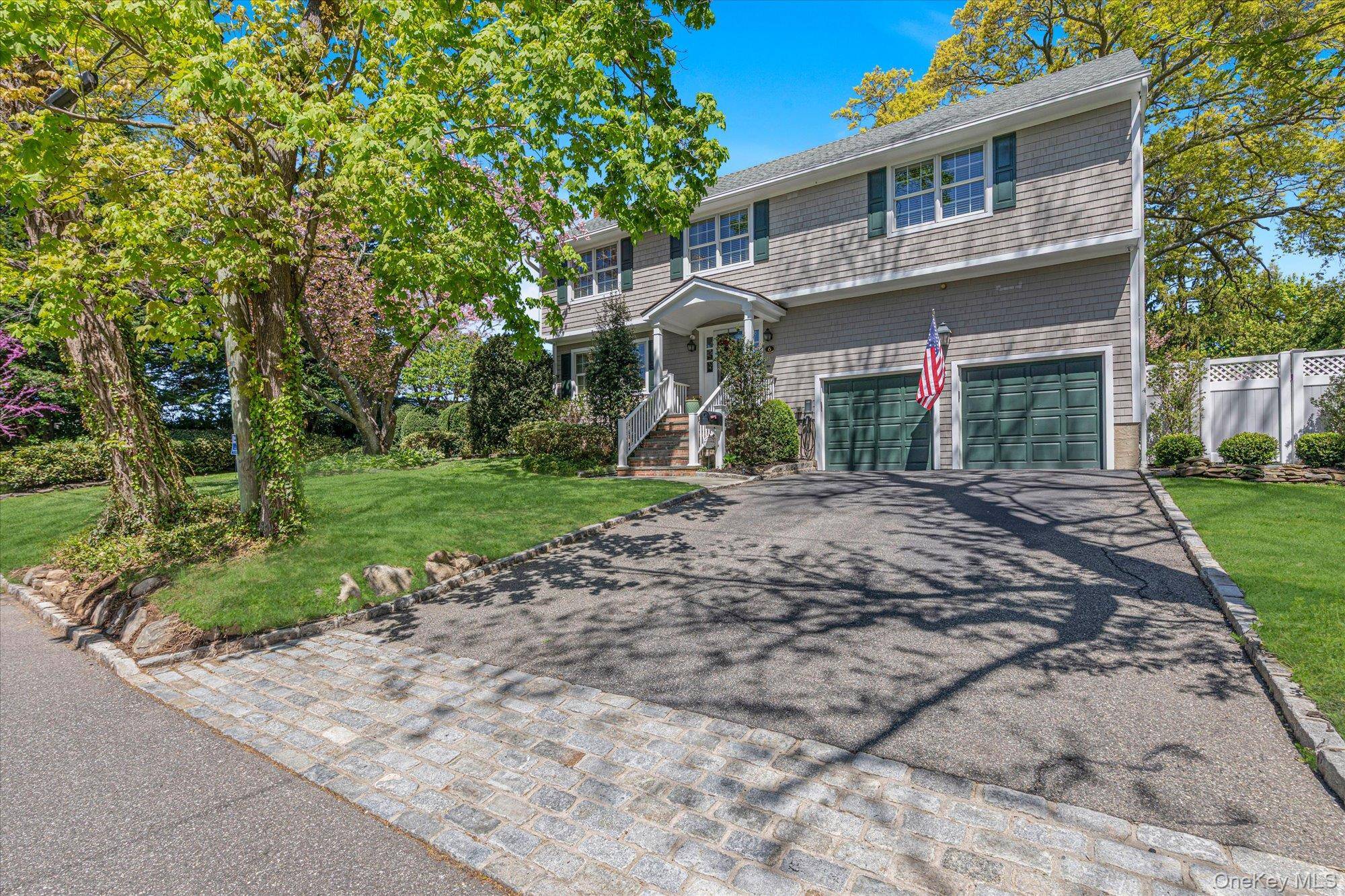 Casa de 4 Dormitorios en Venta en Locust Valley - Nueva York - EE. UU. - 2