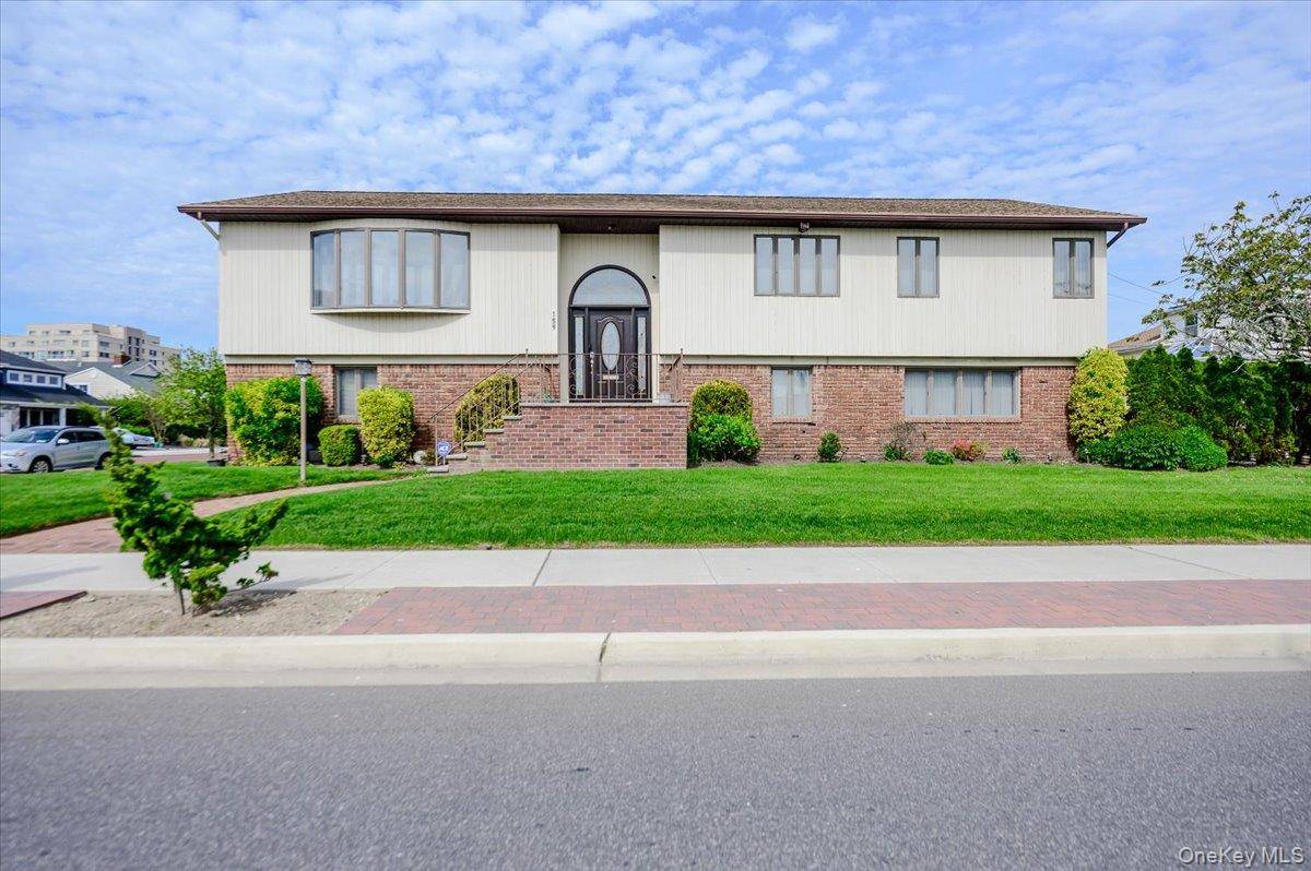 4 Bedroom Home for Sale in Long Beach - New York - USA - 1