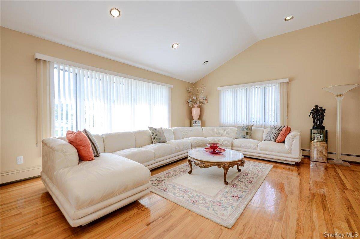 4 Bedroom Home for Sale in Long Beach - New York - USA - 4