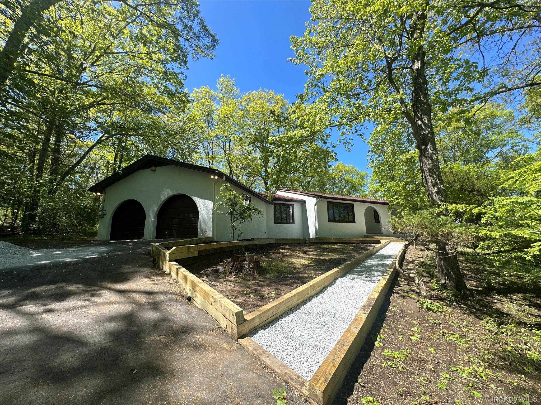 Casa com 4 Quartos à Venda em Mahopac - Nova Iorque - EUA - 1