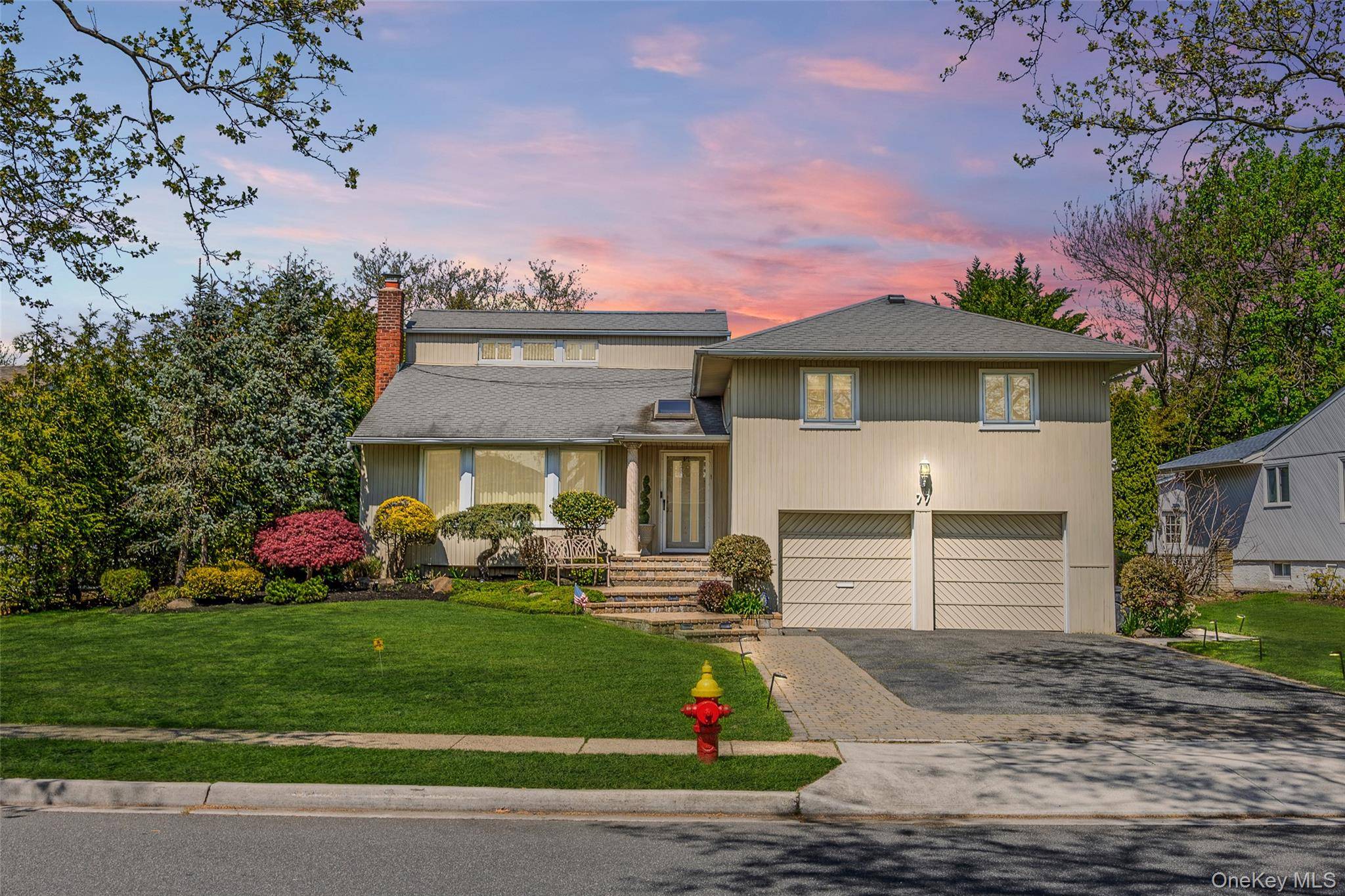 Casa com 4 Quartos à Venda em Manhasset Hills - Nova Iorque - EUA - 2
