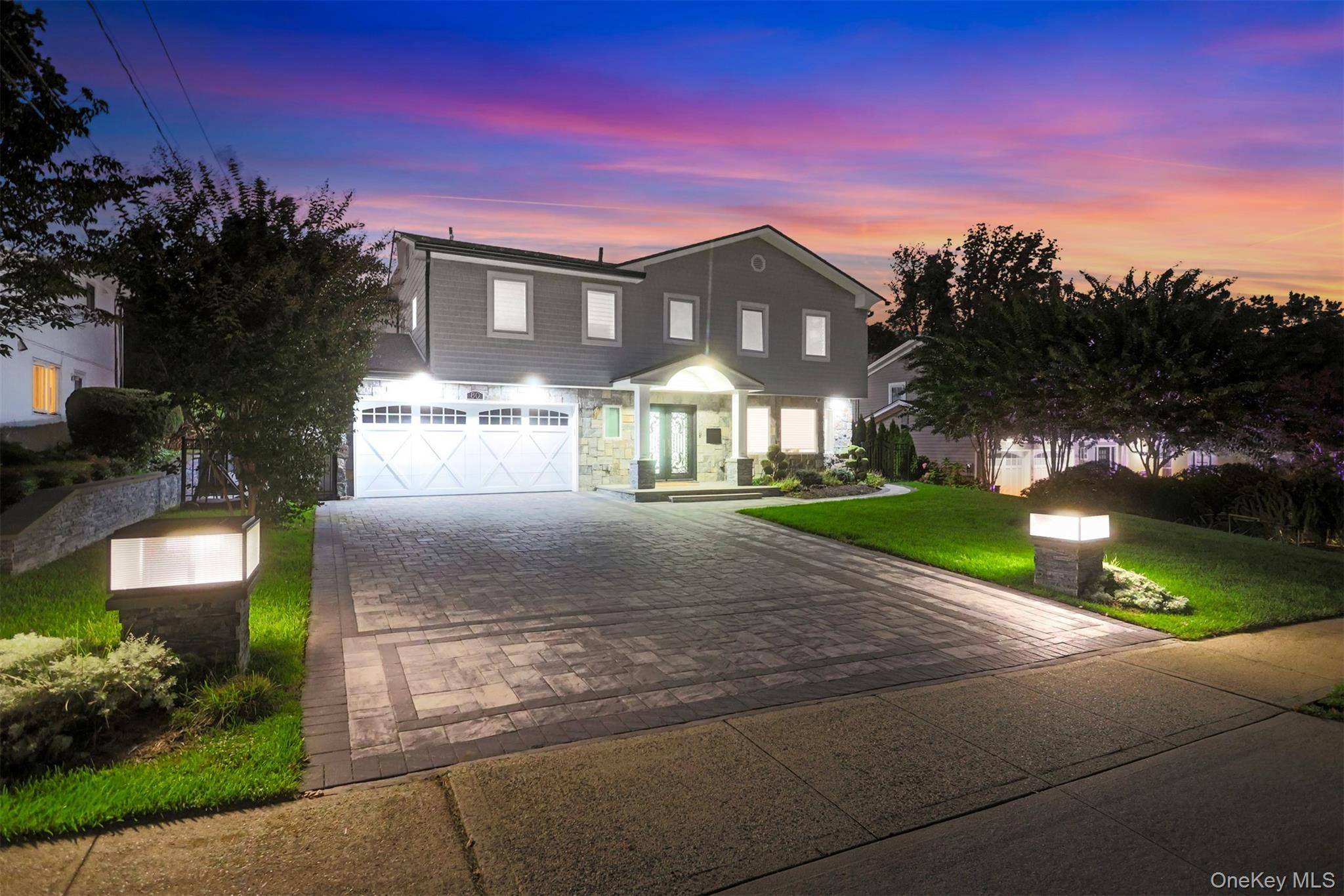 Casa com 4 Quartos à Venda em Manhasset Hills - Nova Iorque - EUA - 1