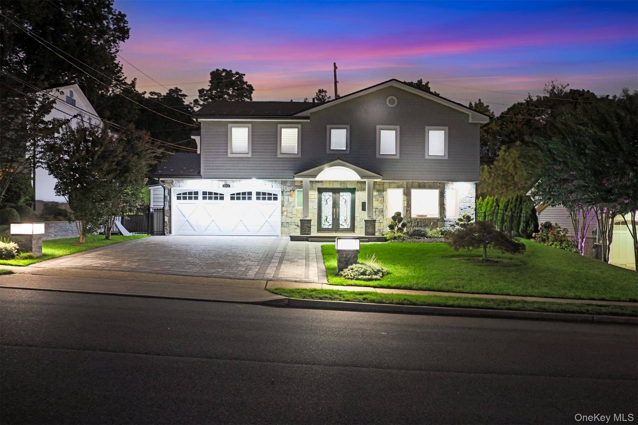 Casa com 4 Quartos à Venda em Manhasset Hills - Nova Iorque - EUA - 2